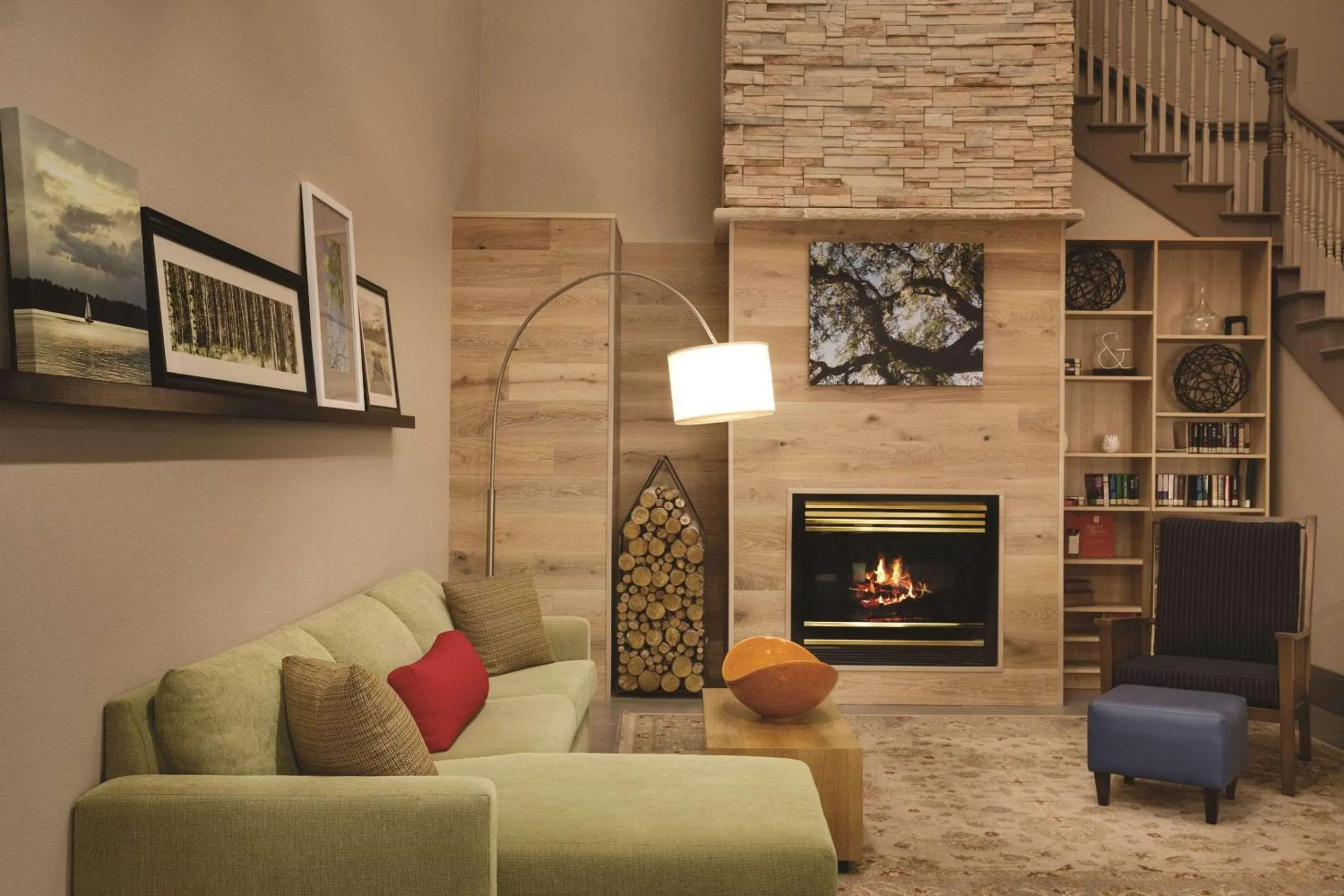 Lobby or reception in Country Inn & Suites by Radisson, Chattanooga-Lookout Mountain