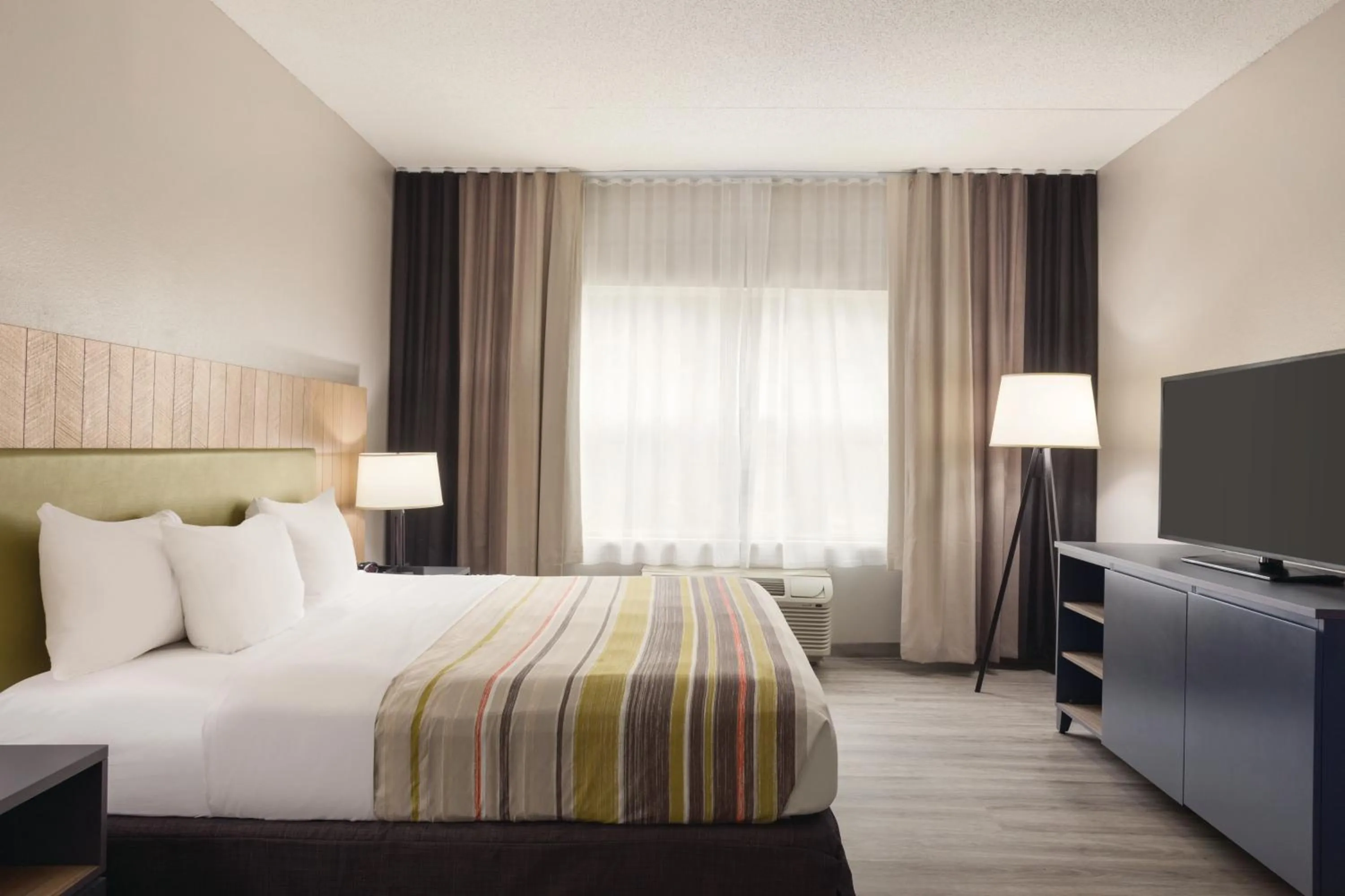 Bedroom, Bed in Country Inn & Suites by Radisson, Chattanooga-Lookout Mountain