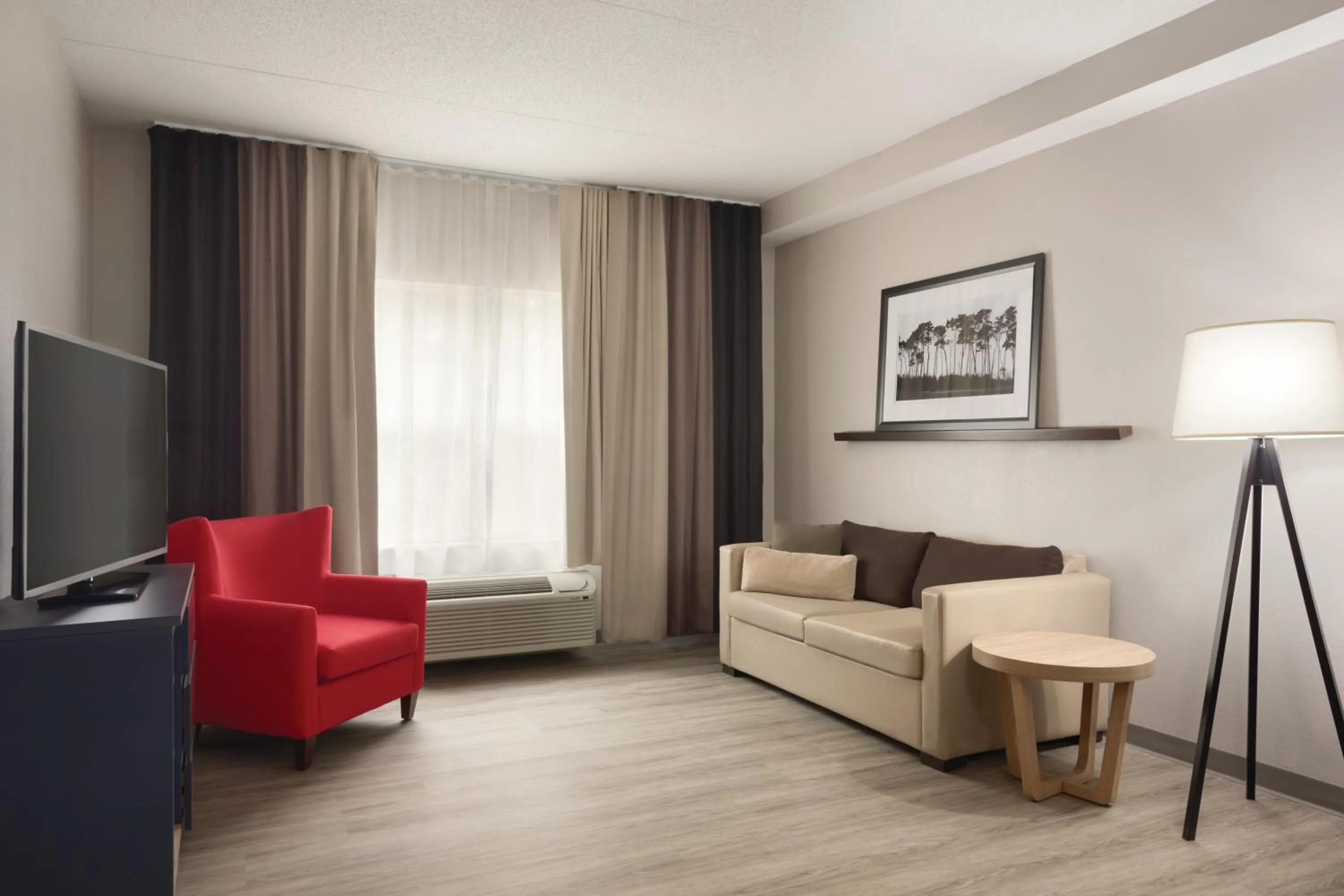 Seating area in Country Inn & Suites by Radisson, Chattanooga-Lookout Mountain