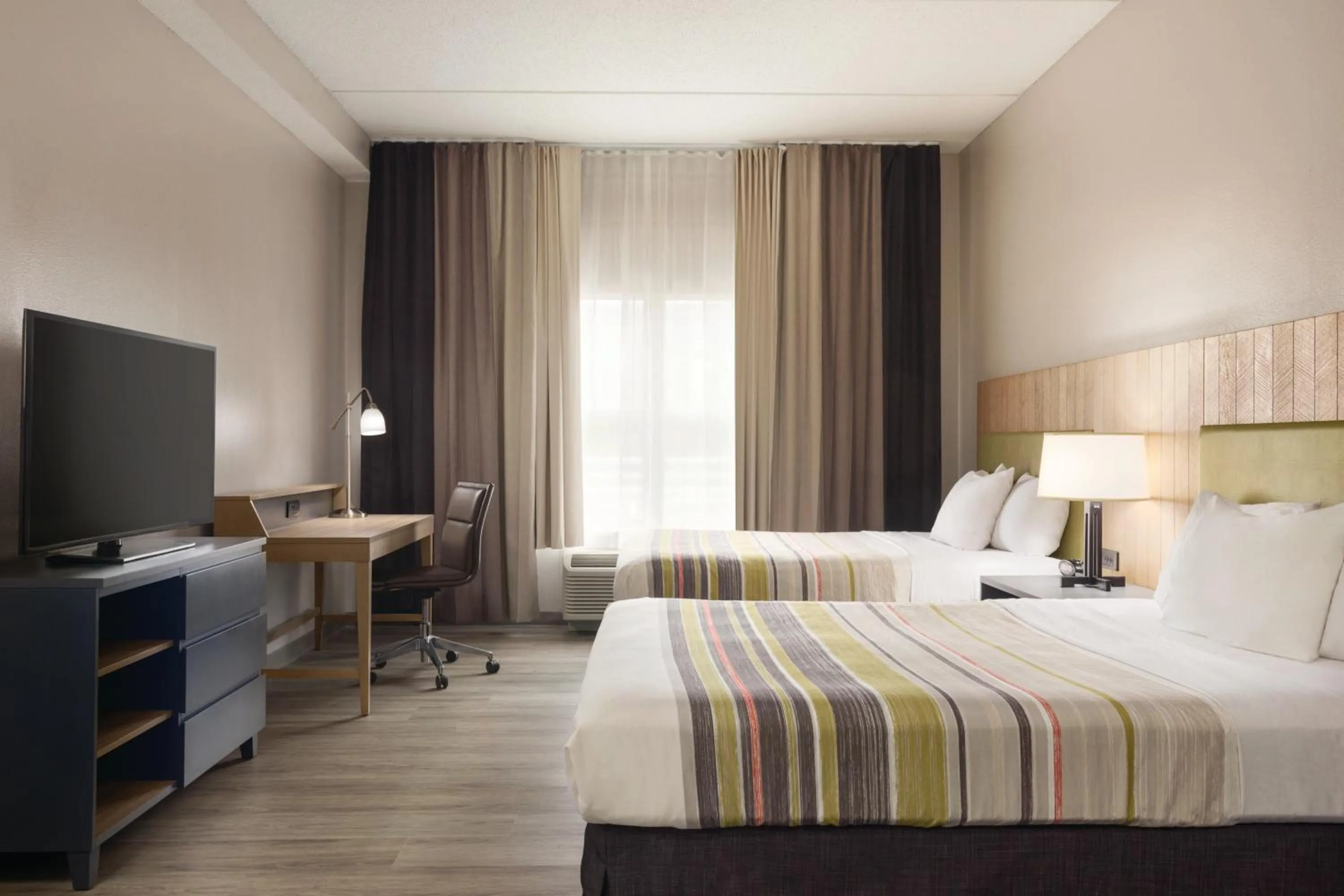 Bedroom, Bed in Country Inn & Suites by Radisson, Chattanooga-Lookout Mountain