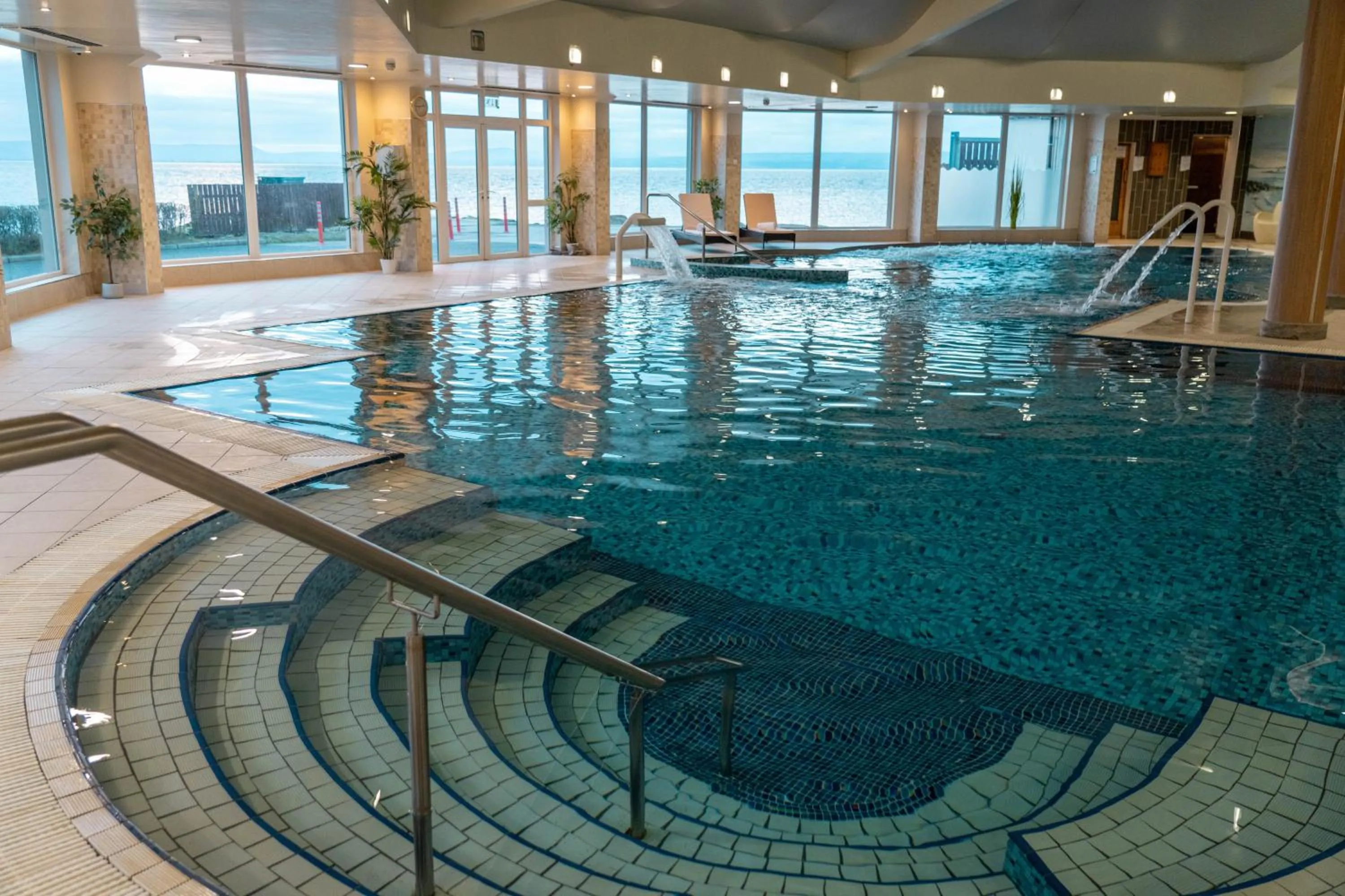 Swimming pool in Redcastle Hotel