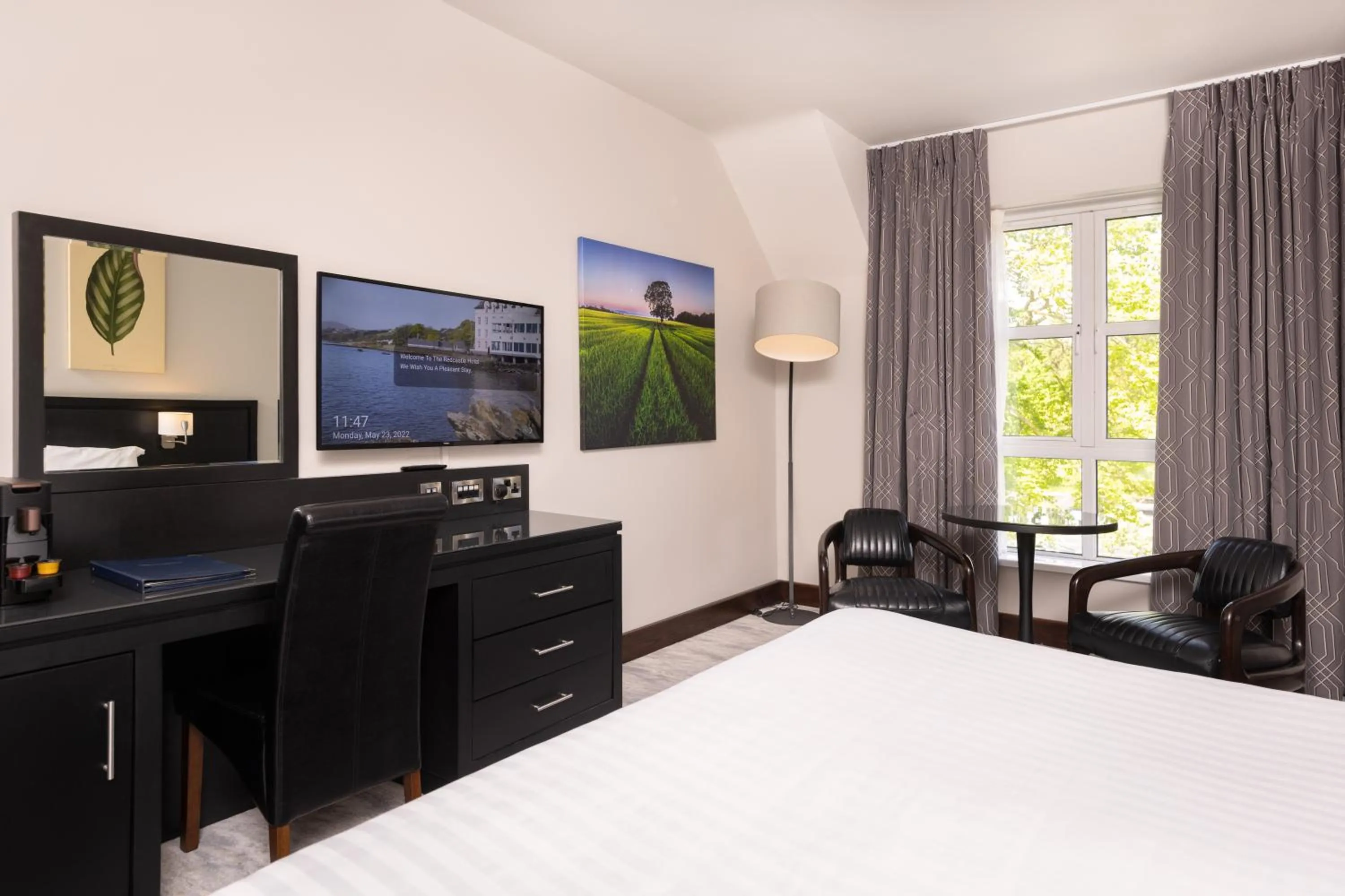 Bedroom, Bed in Redcastle Hotel