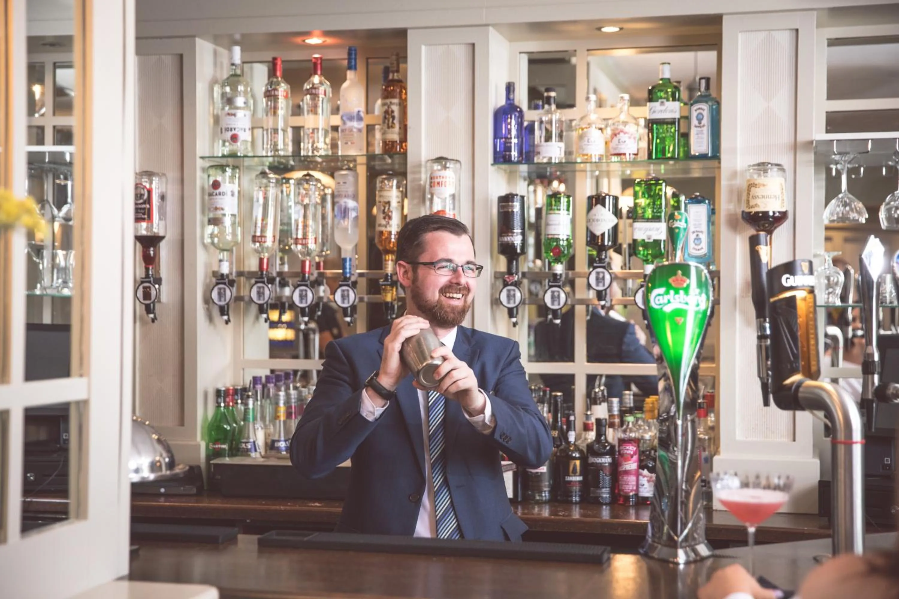 Lounge or bar in Redcastle Hotel