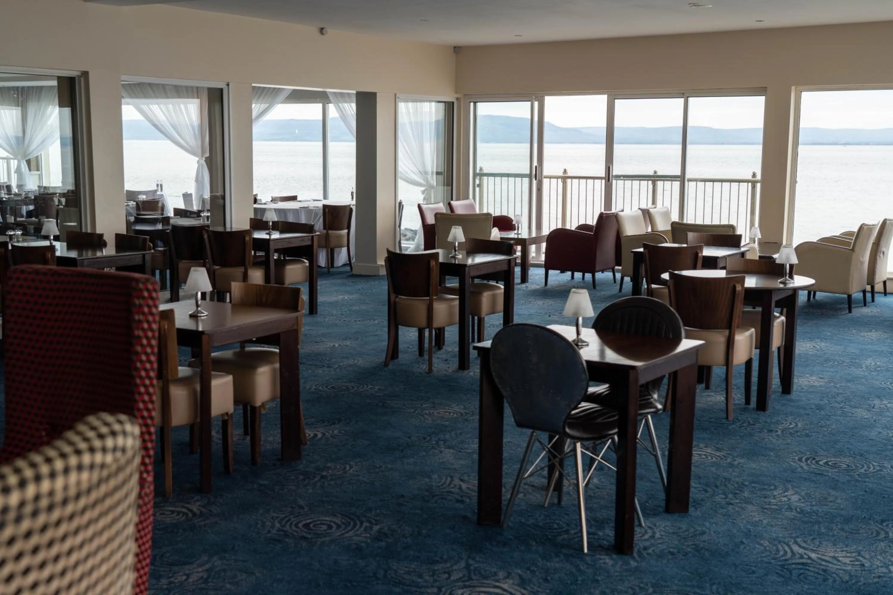 Seating area in Redcastle Hotel