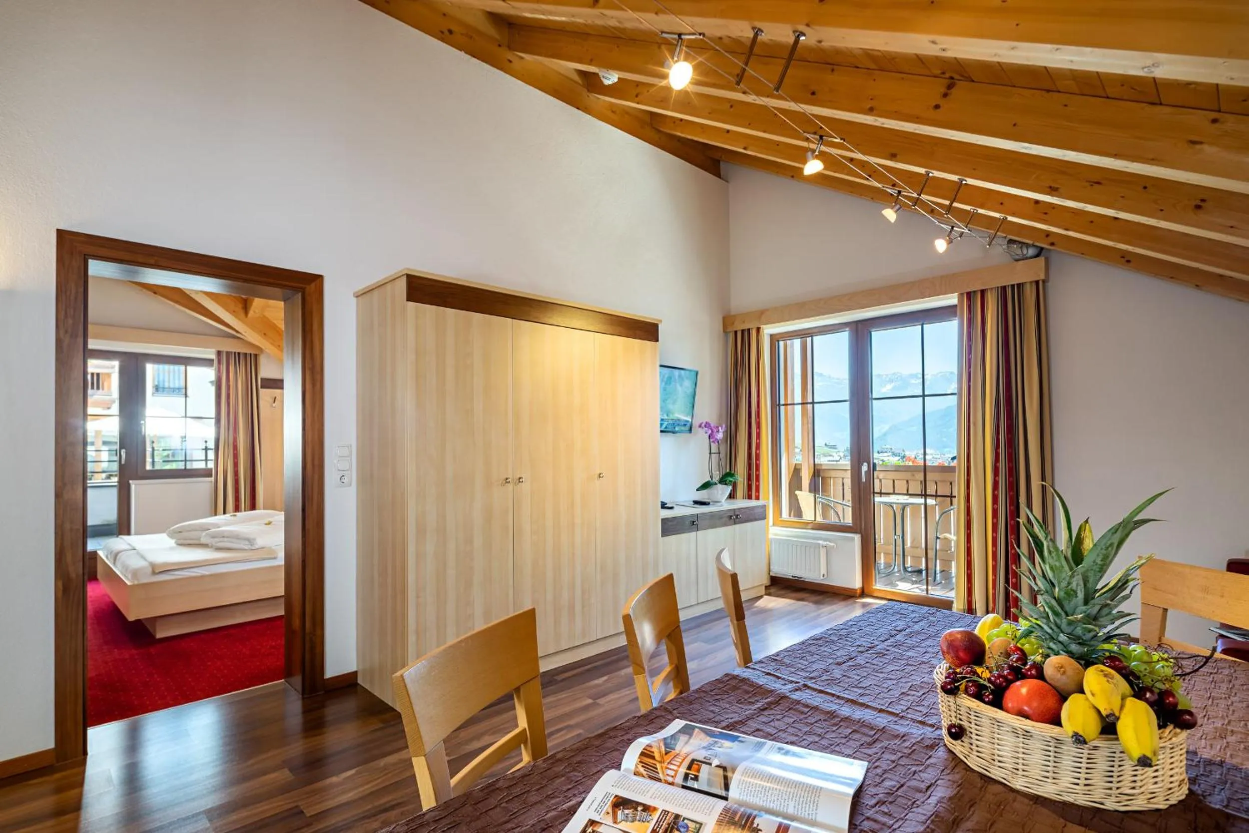 Living room, Bed in Apart-Hotel Aurora Fiss