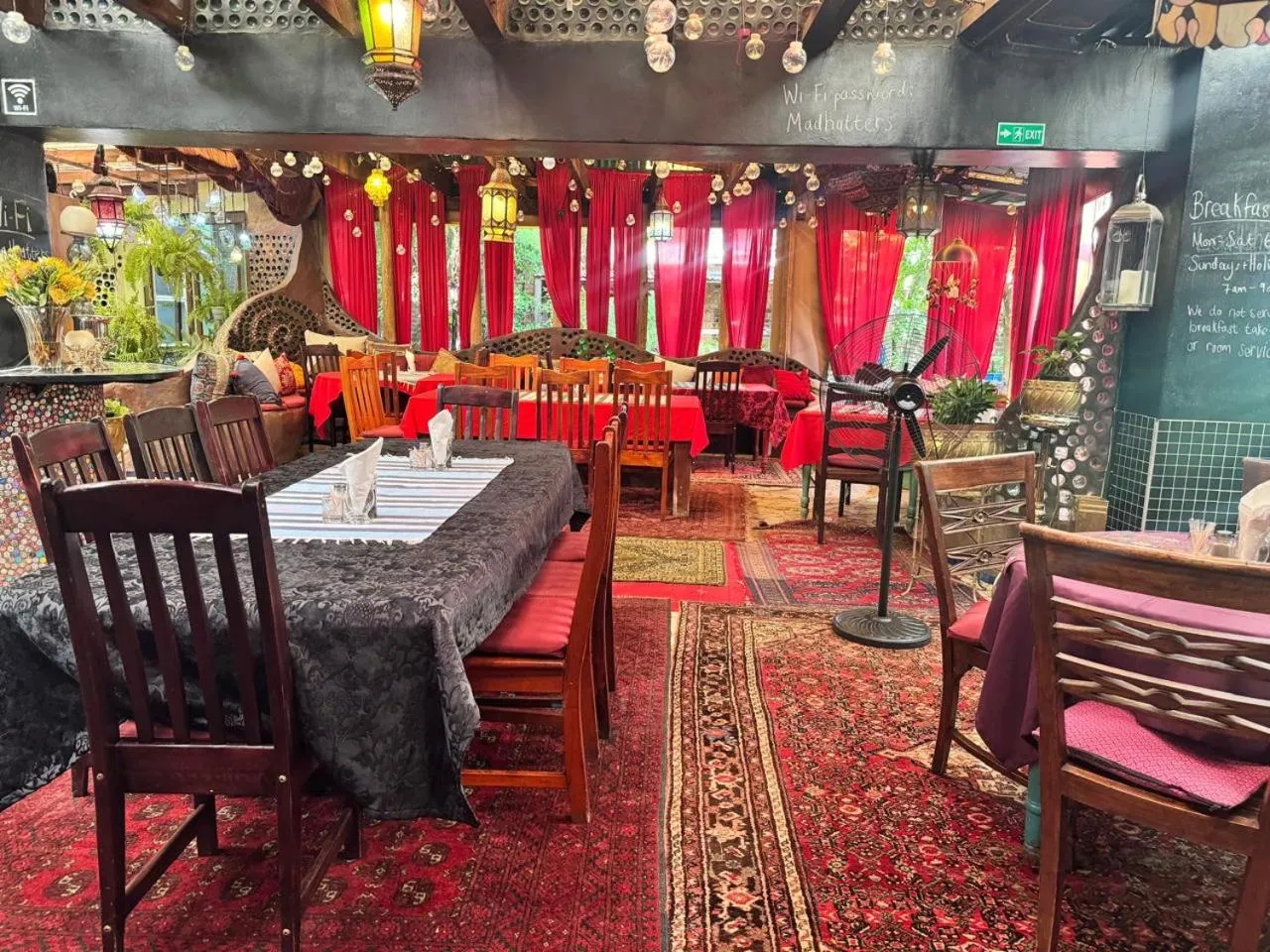 Breakfast in Rabbit Hole Hotel