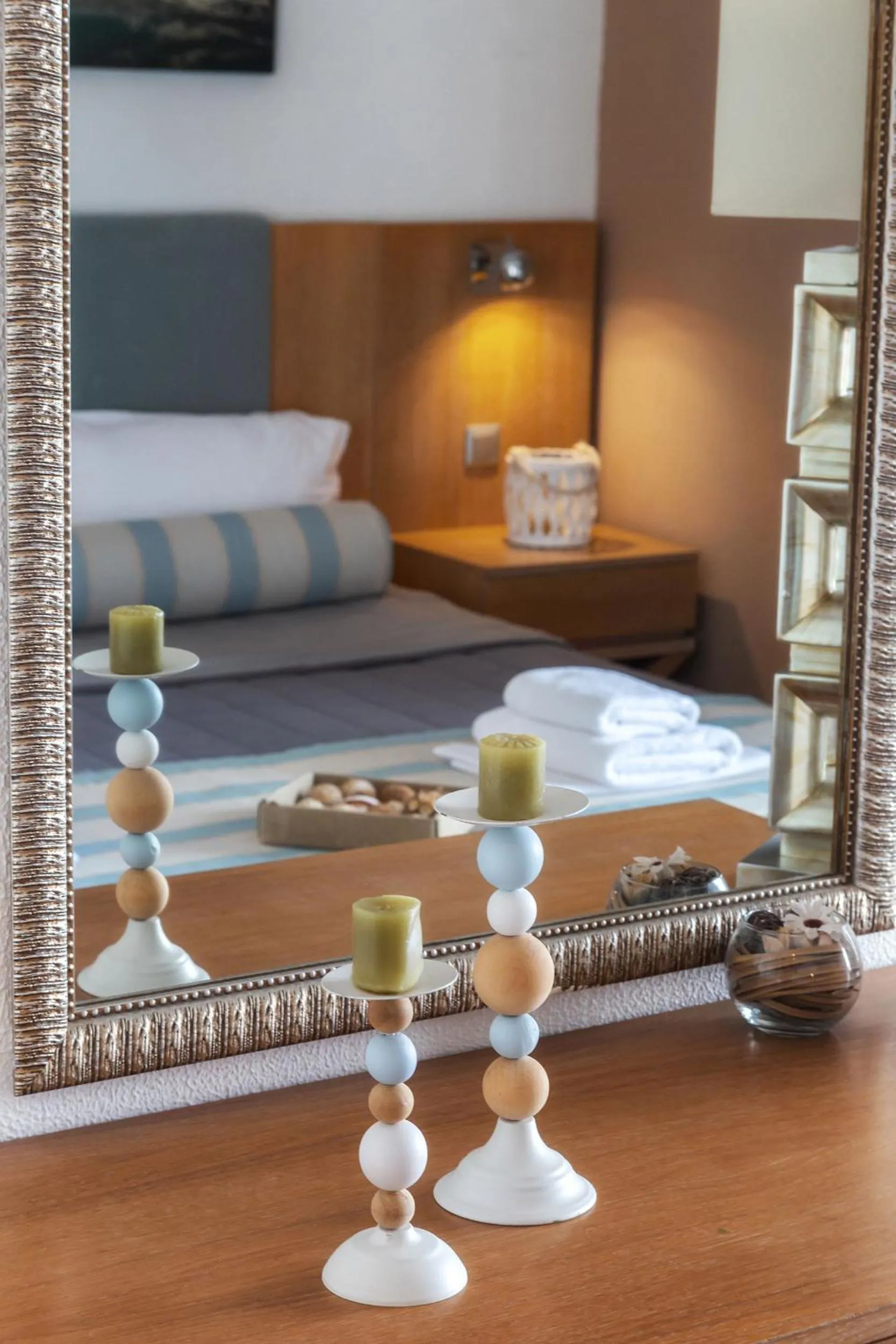 Decorative detail, Bed in Kapsohora Inn