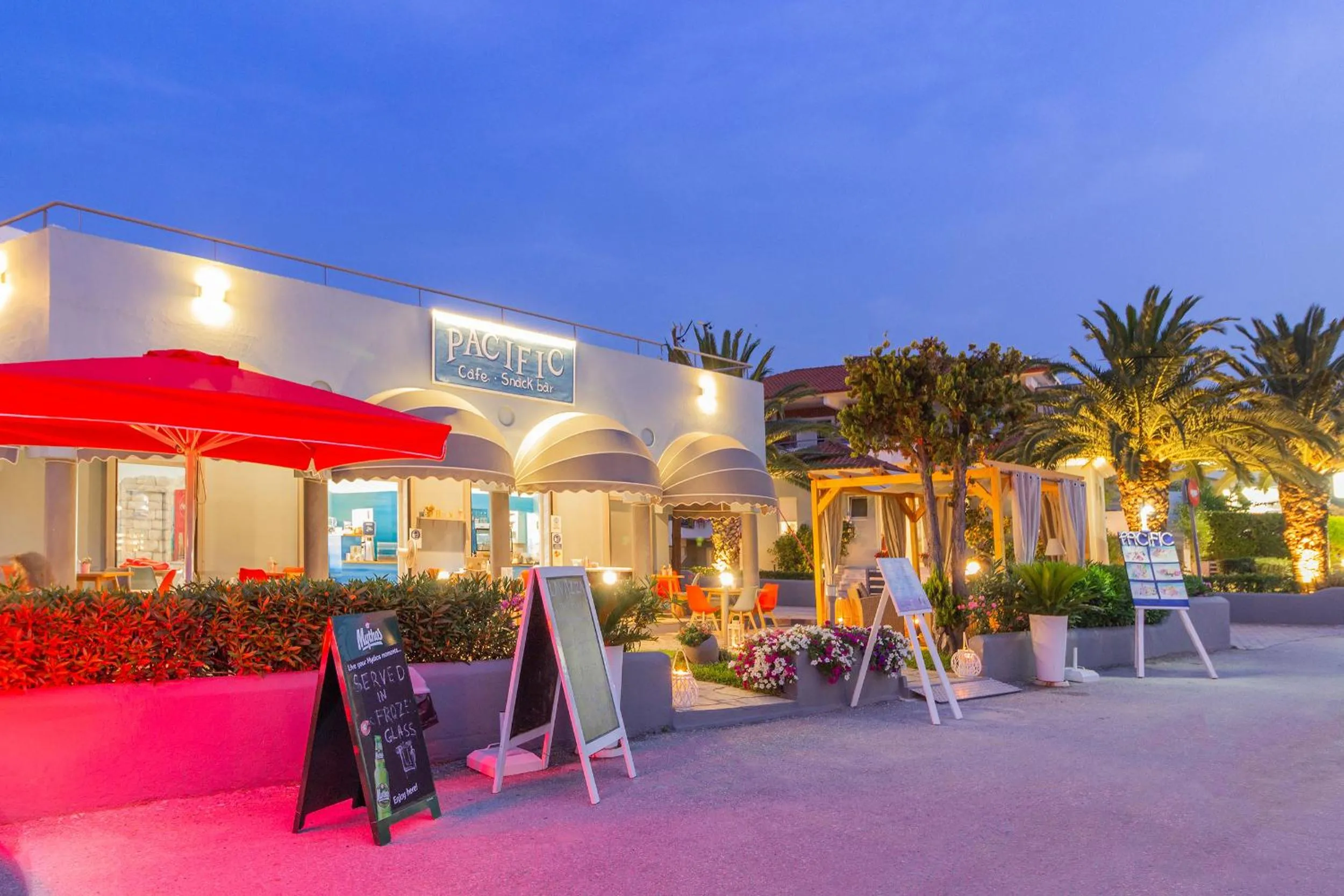 Restaurant/places to eat in Kapsohora Inn