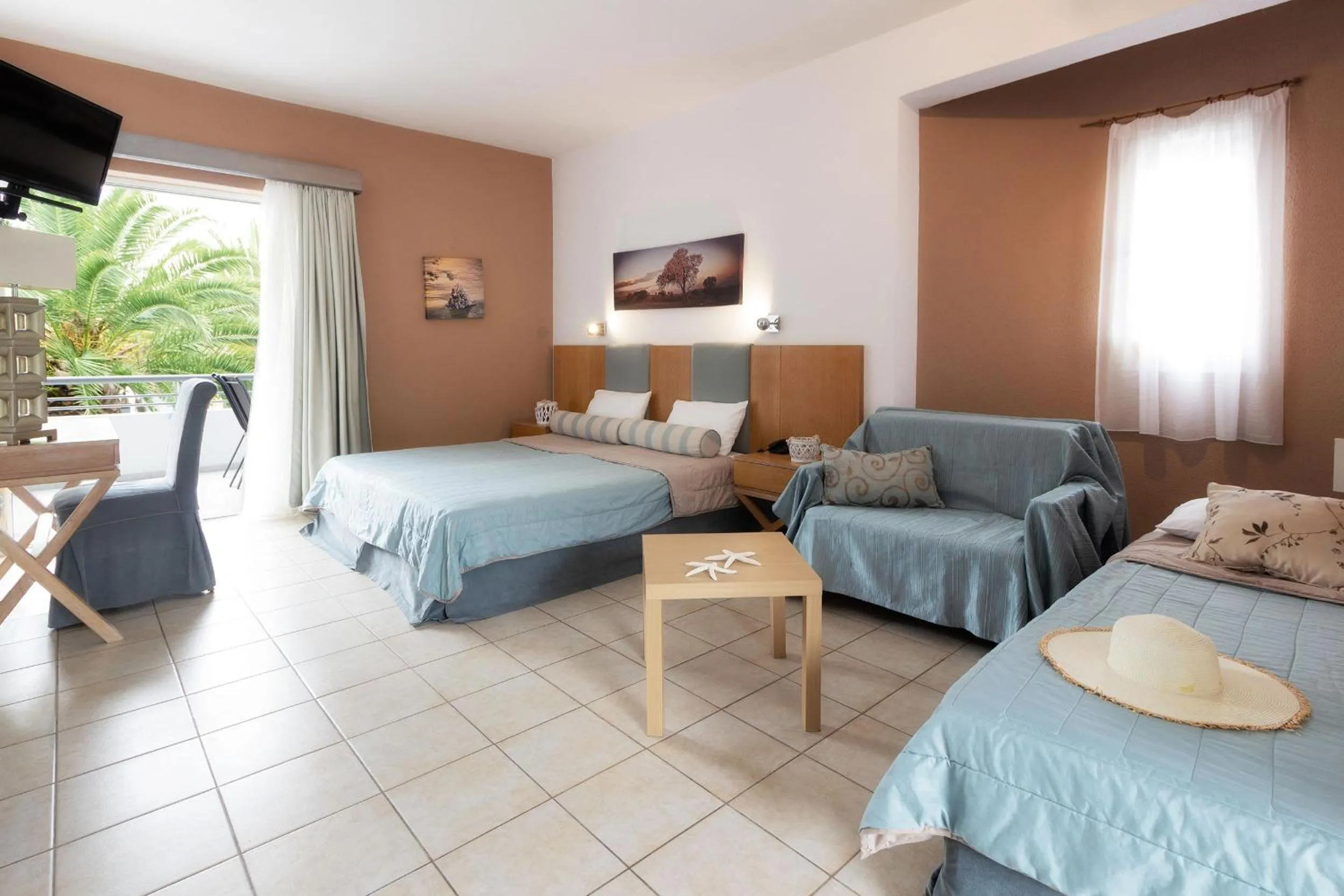 View (from property/room), Bed in Kapsohora Inn