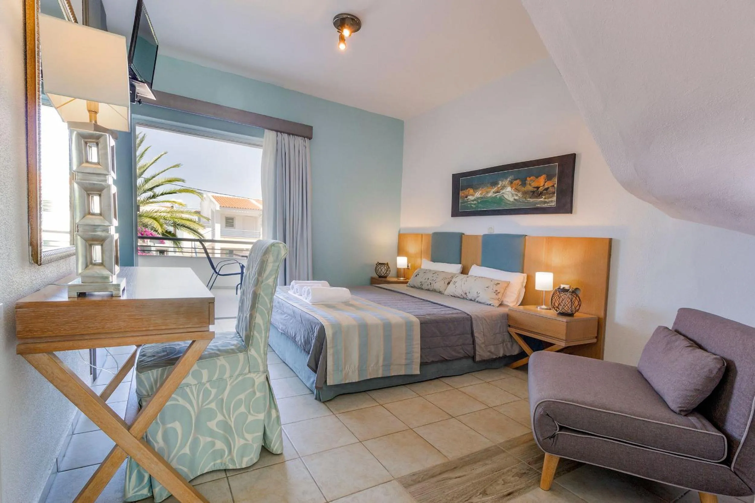 Photo of the whole room, Bed in Kapsohora Inn