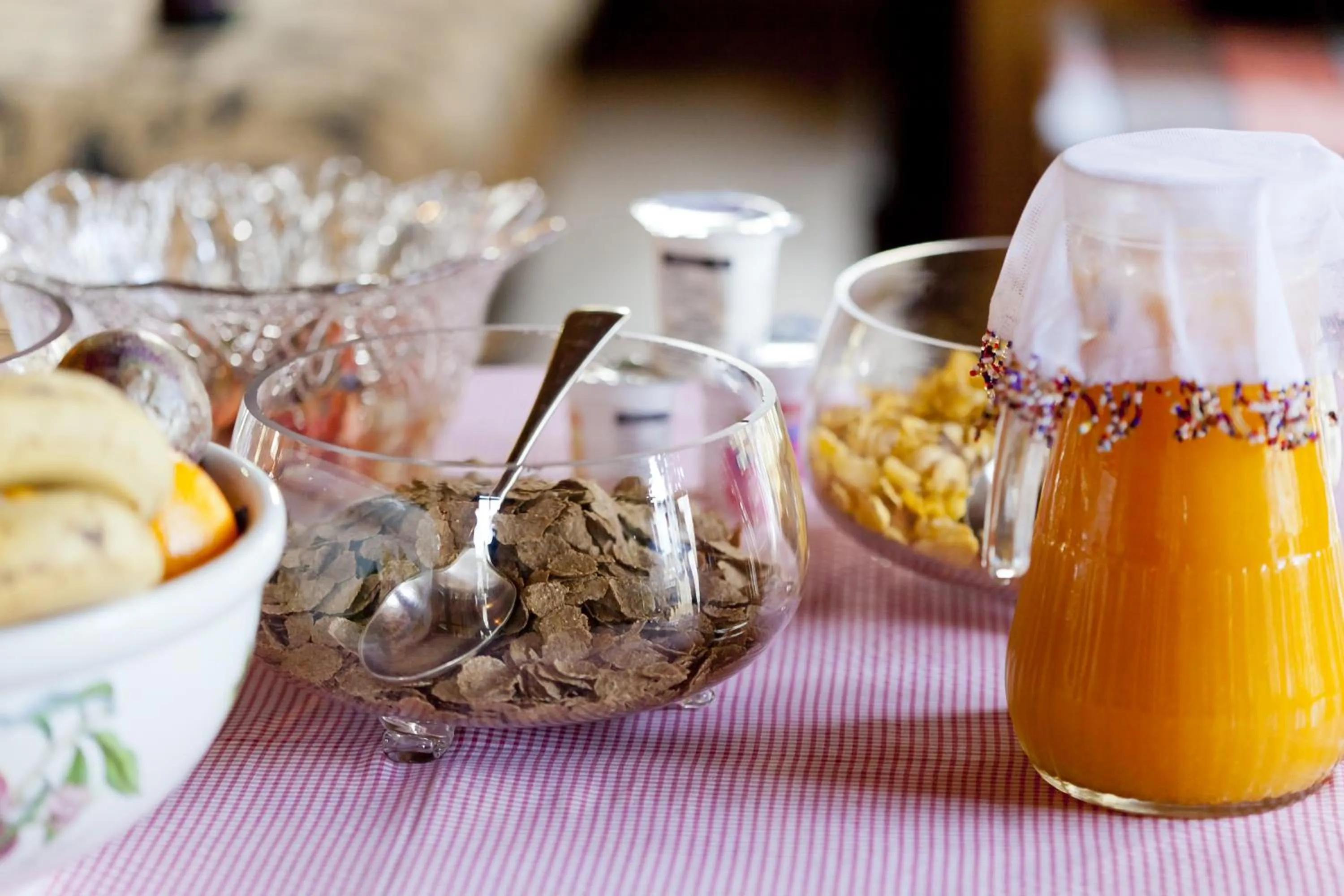 Restaurant/places to eat in Needles Lodge