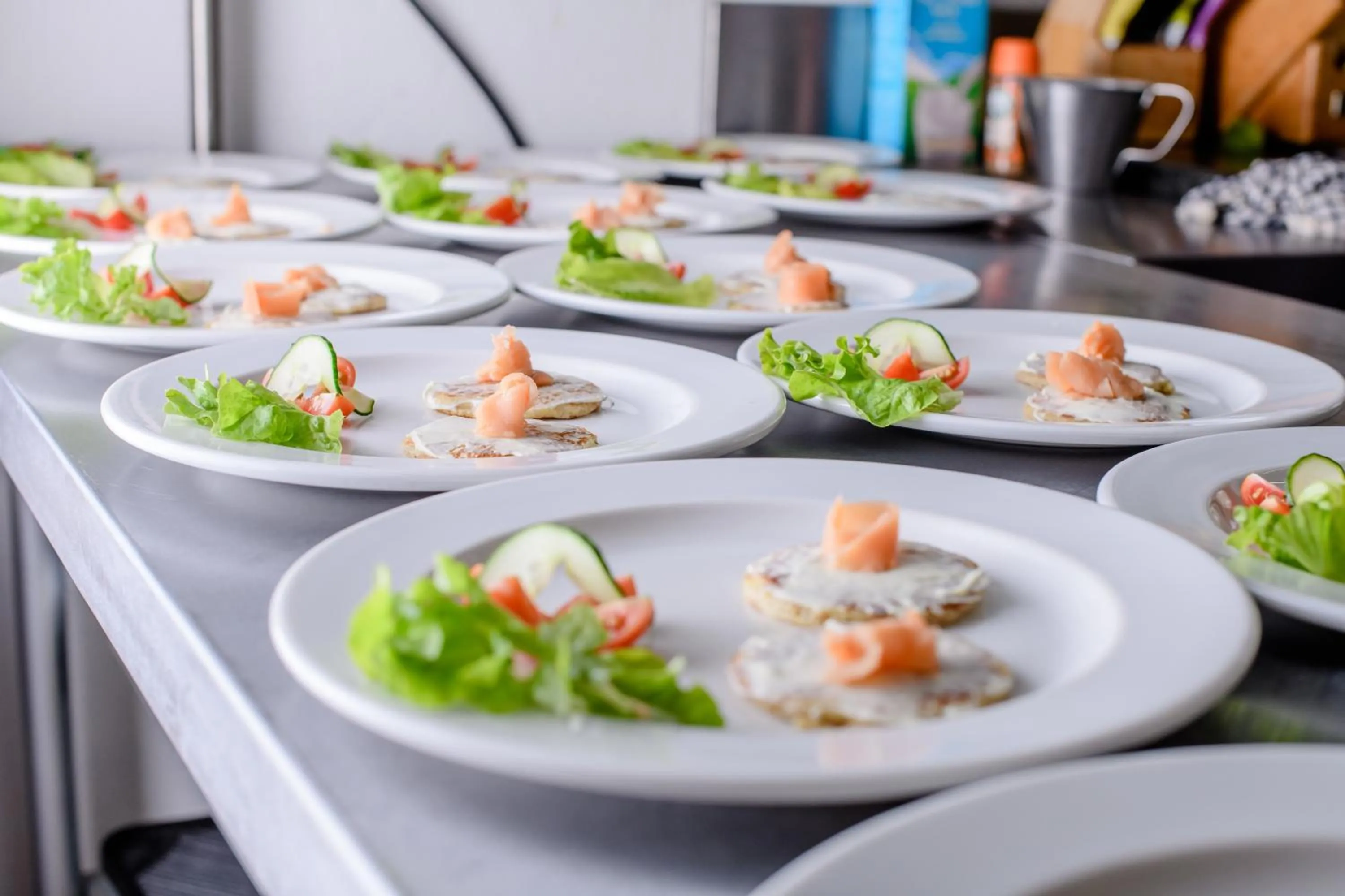 Breakfast in Needles Lodge