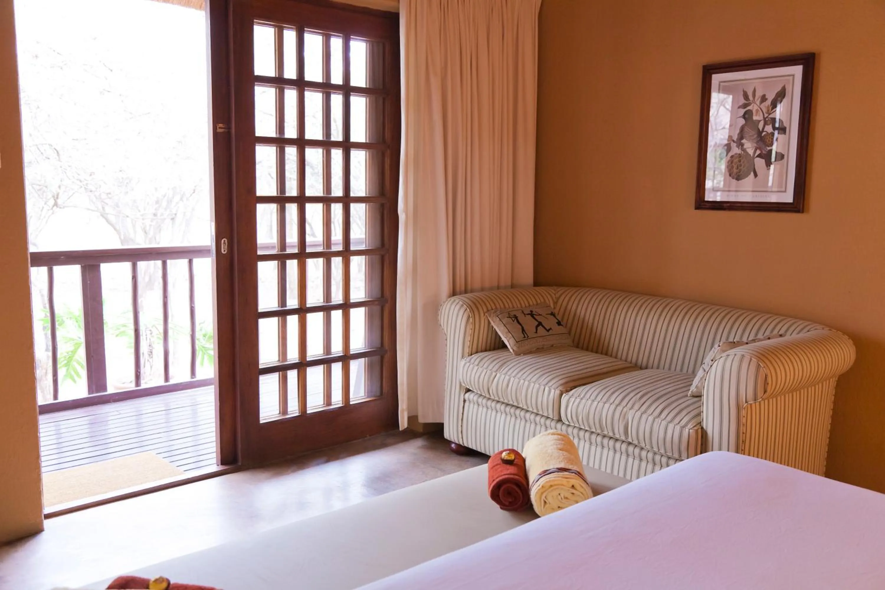 Bedroom, Bed in Needles Lodge