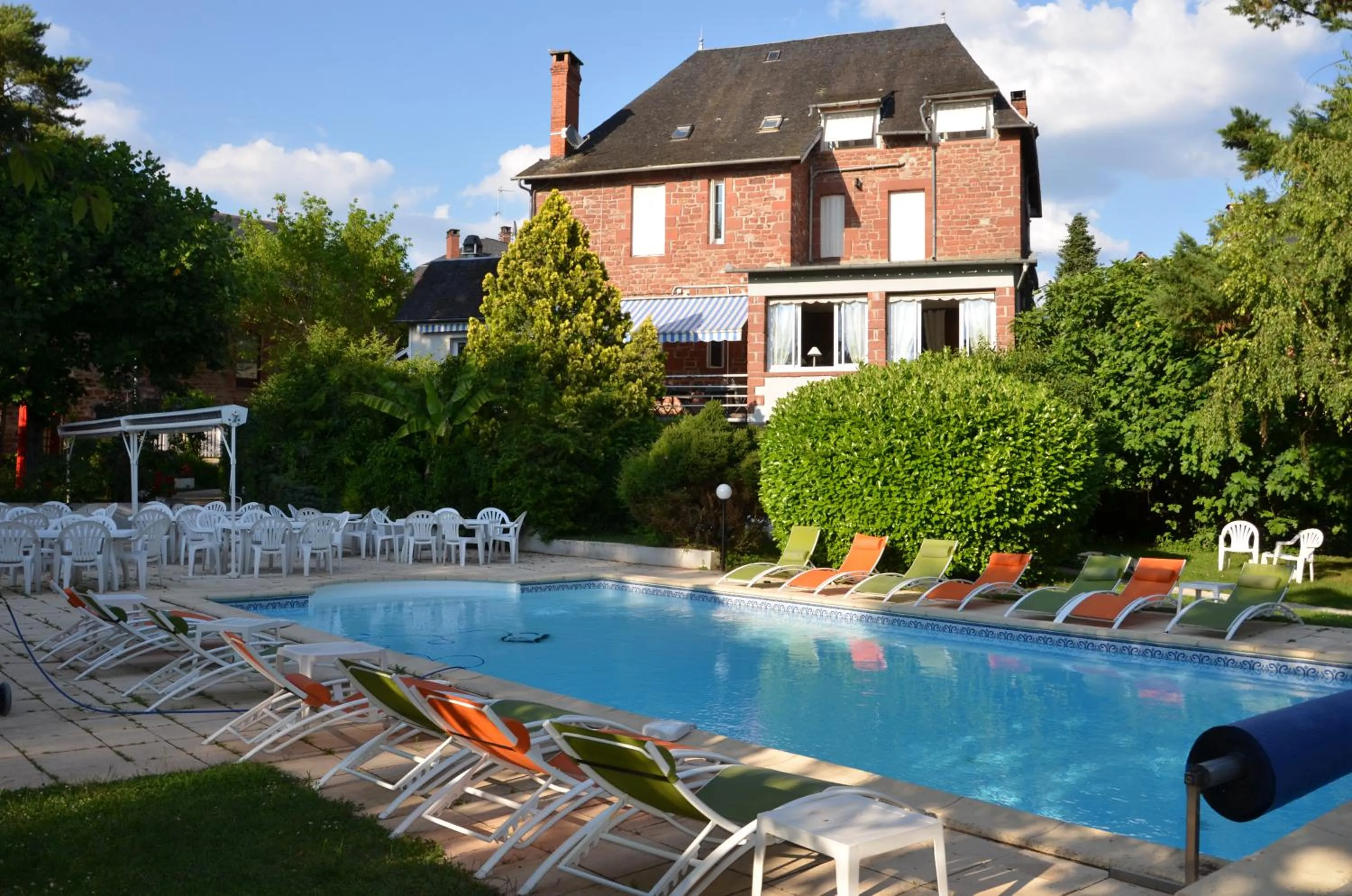 Property building in LogisHotels Le Relais du Quercy