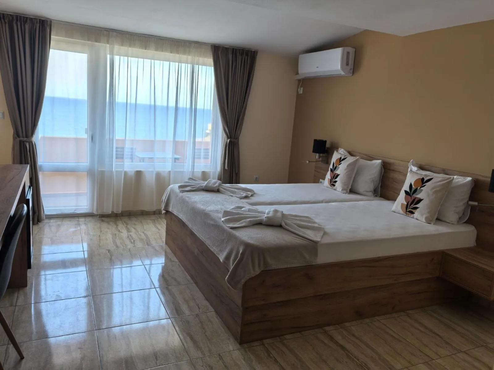 Bedroom, Bed in Family Hotel Alfa Vita