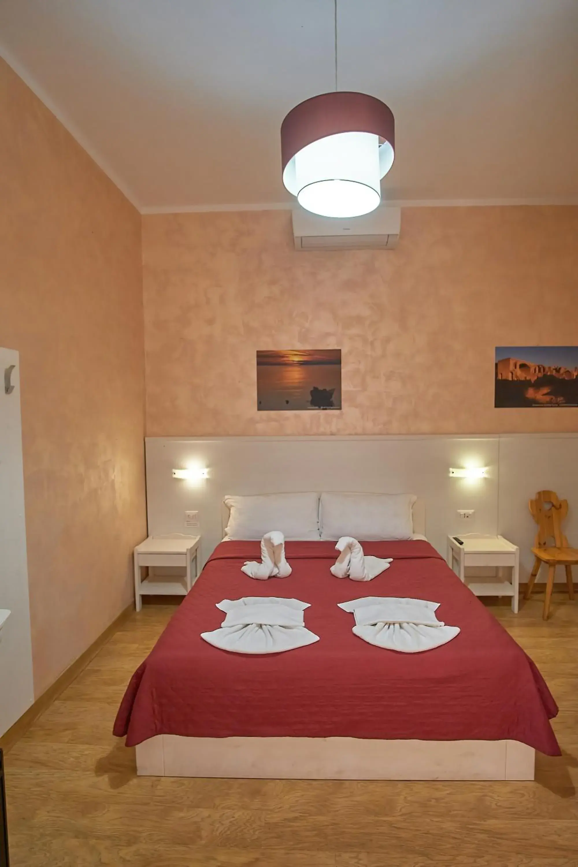 Deluxe Double Room with Private Bathroom in Bel Sole Guest House Deluxe Double Room with Private Bathroom in Bel Sole Guest House