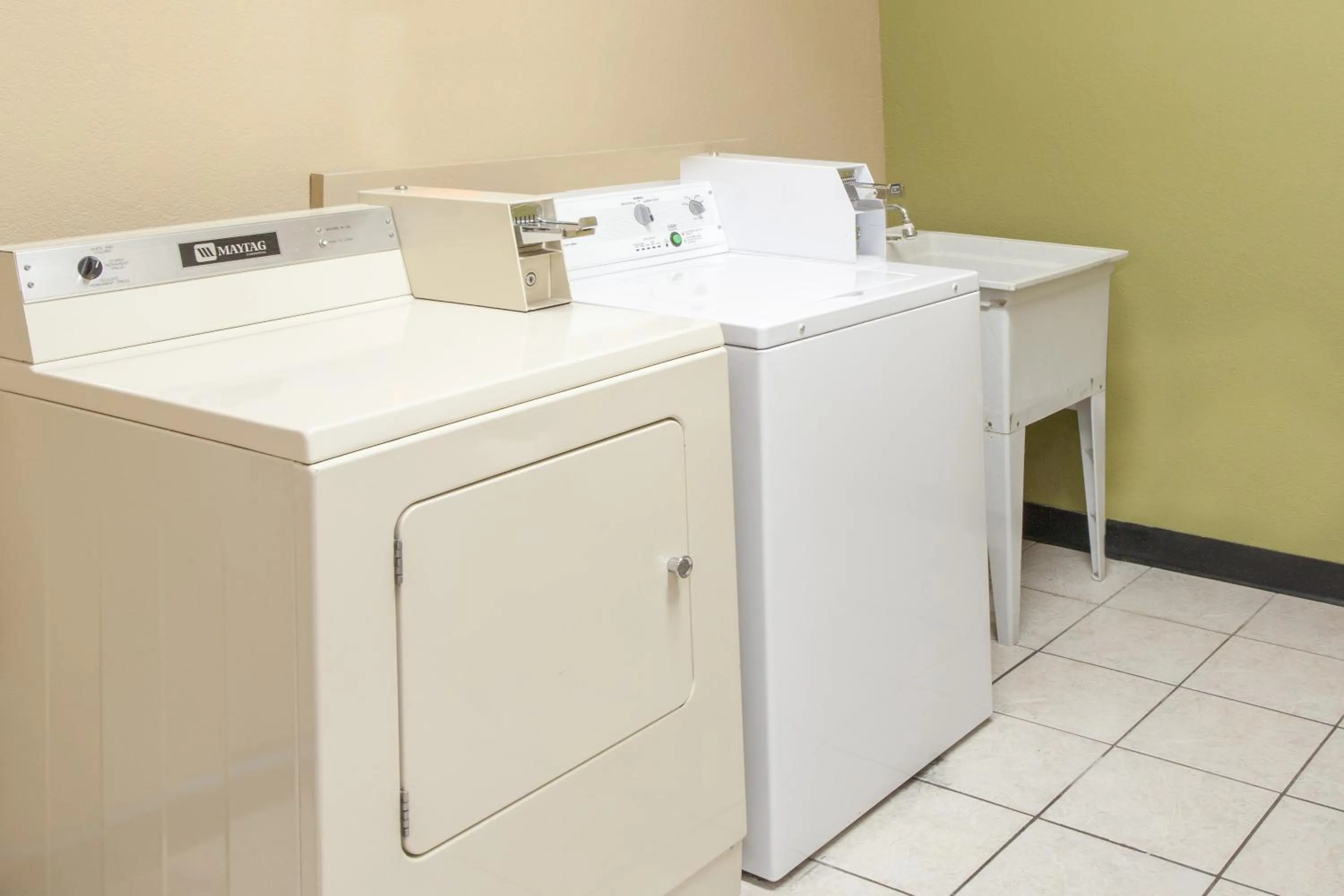 Area and facilities in Super 8 by Wyndham Goshen