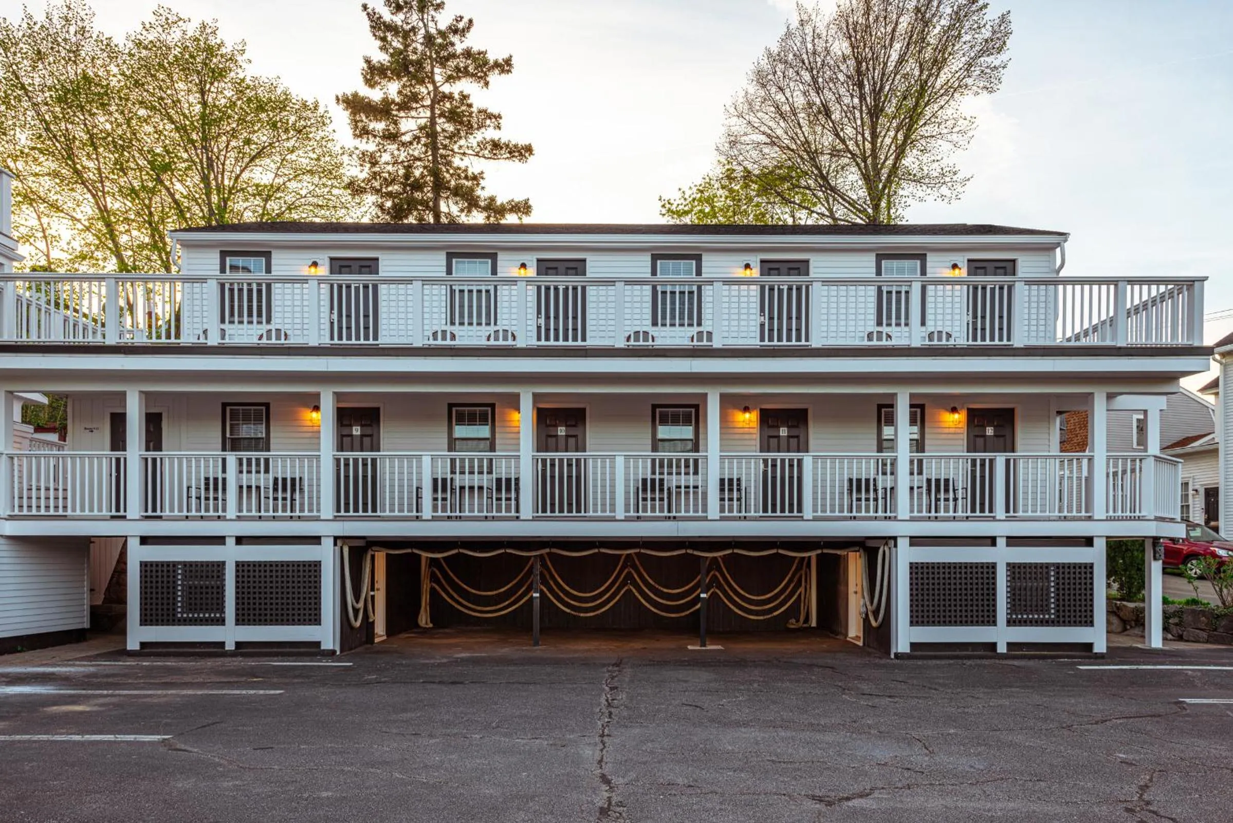 Eagle House Motel