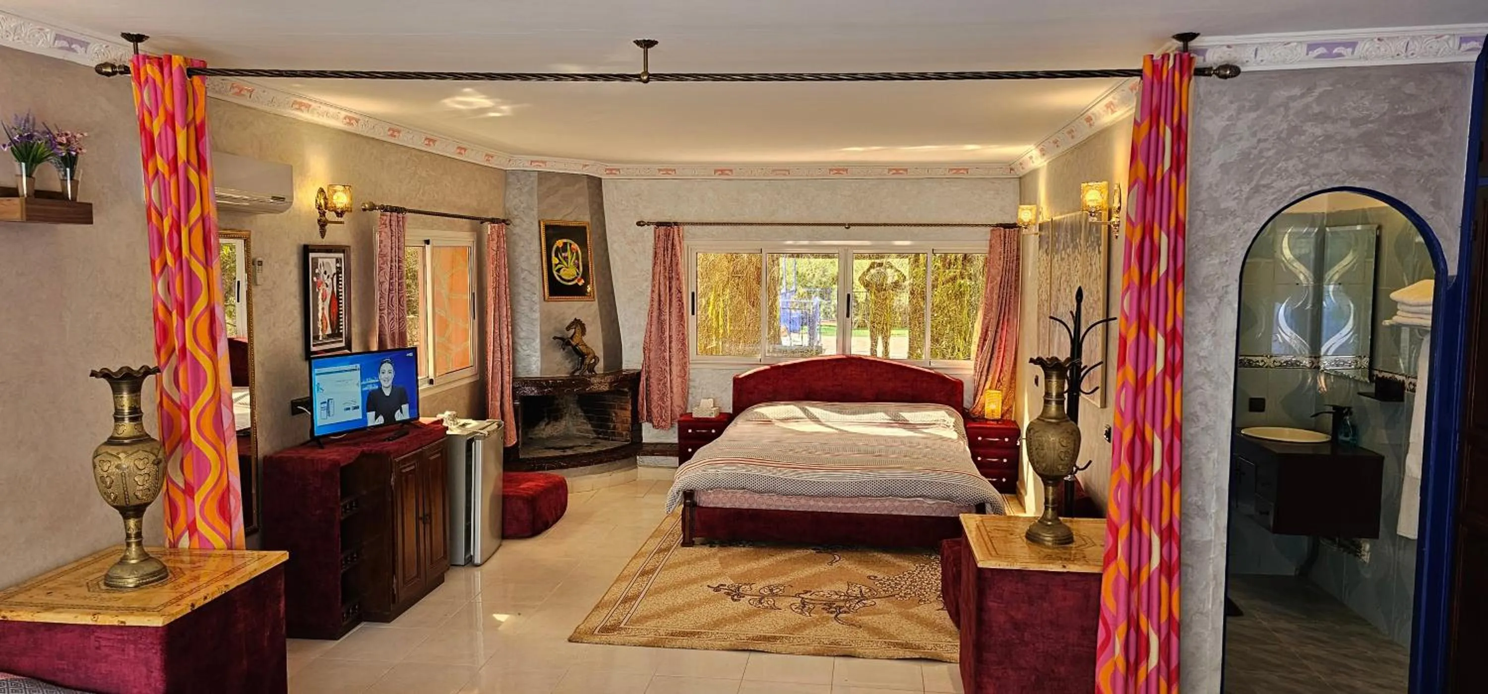 Photo of the whole room, Bed in Top Ourika