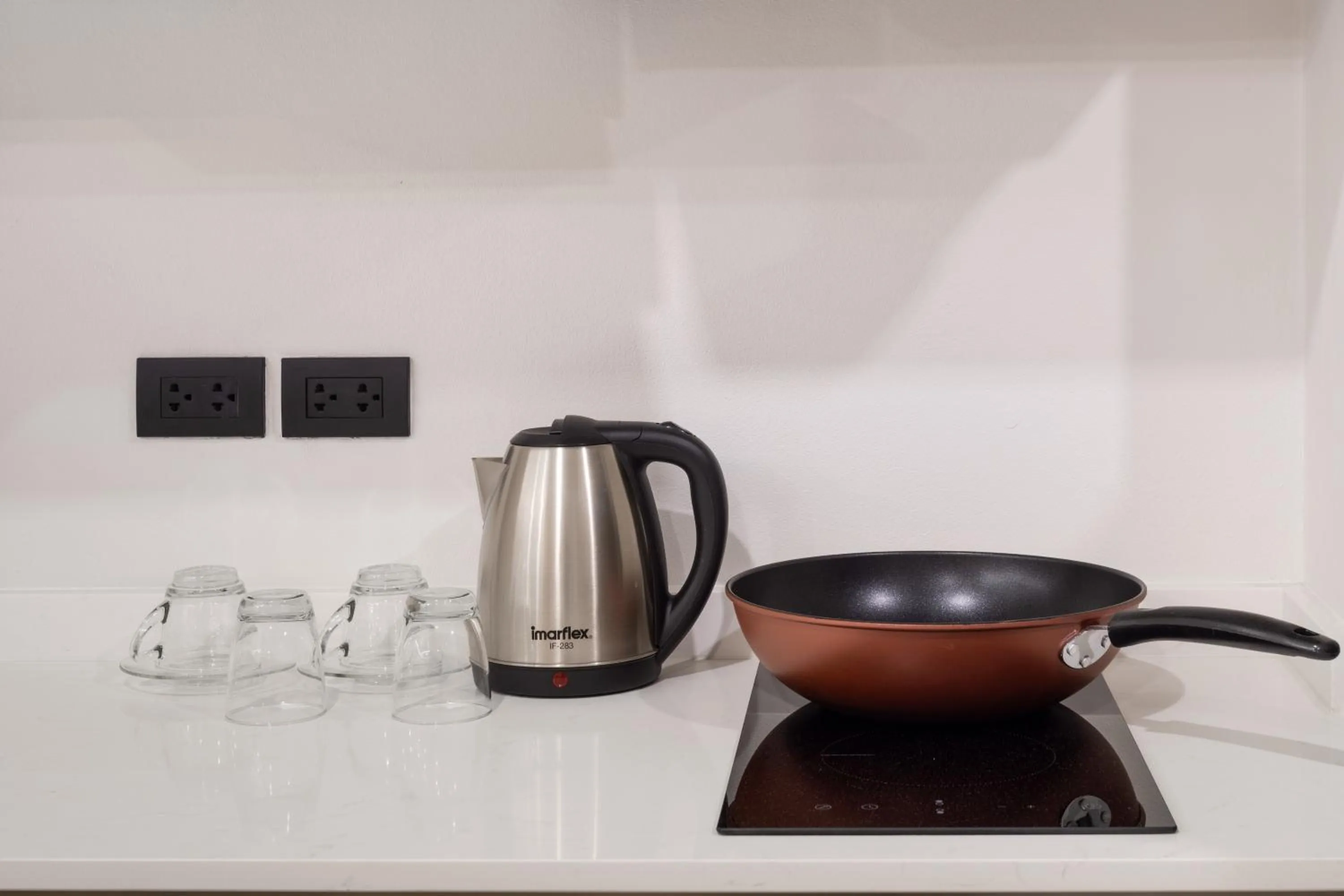 Kitchen or kitchenette in Samyan Serene Hotel