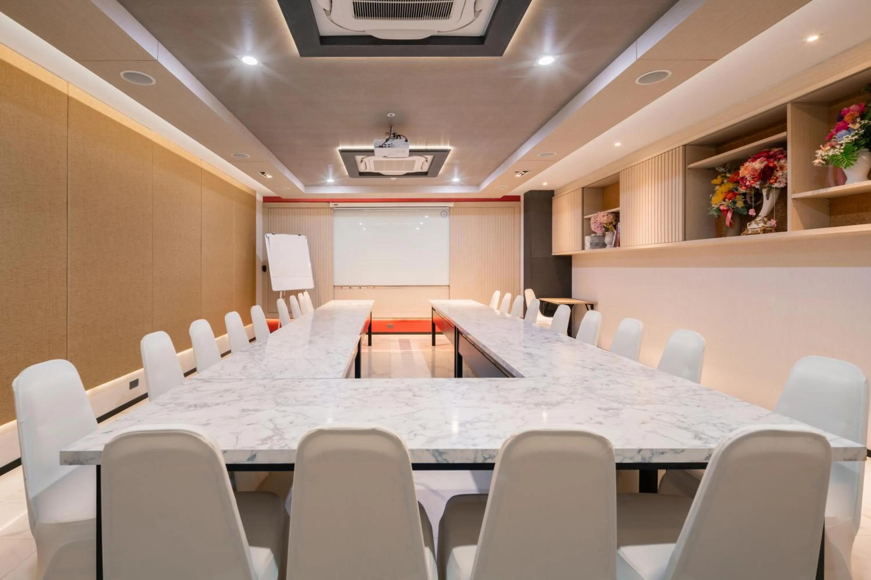 Meeting/conference room in Samyan Serene Hotel