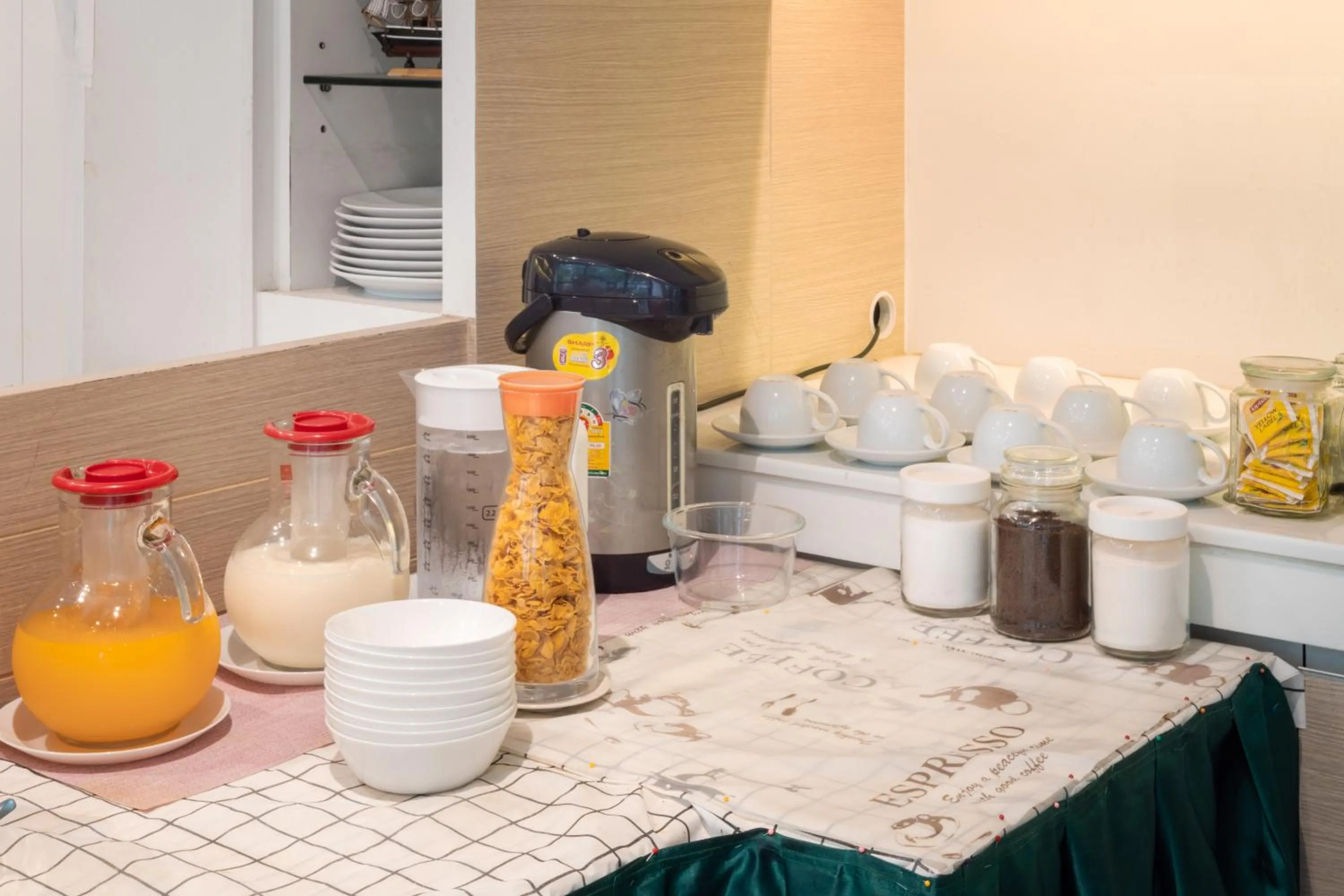 Food and drinks in Samyan Serene Hotel