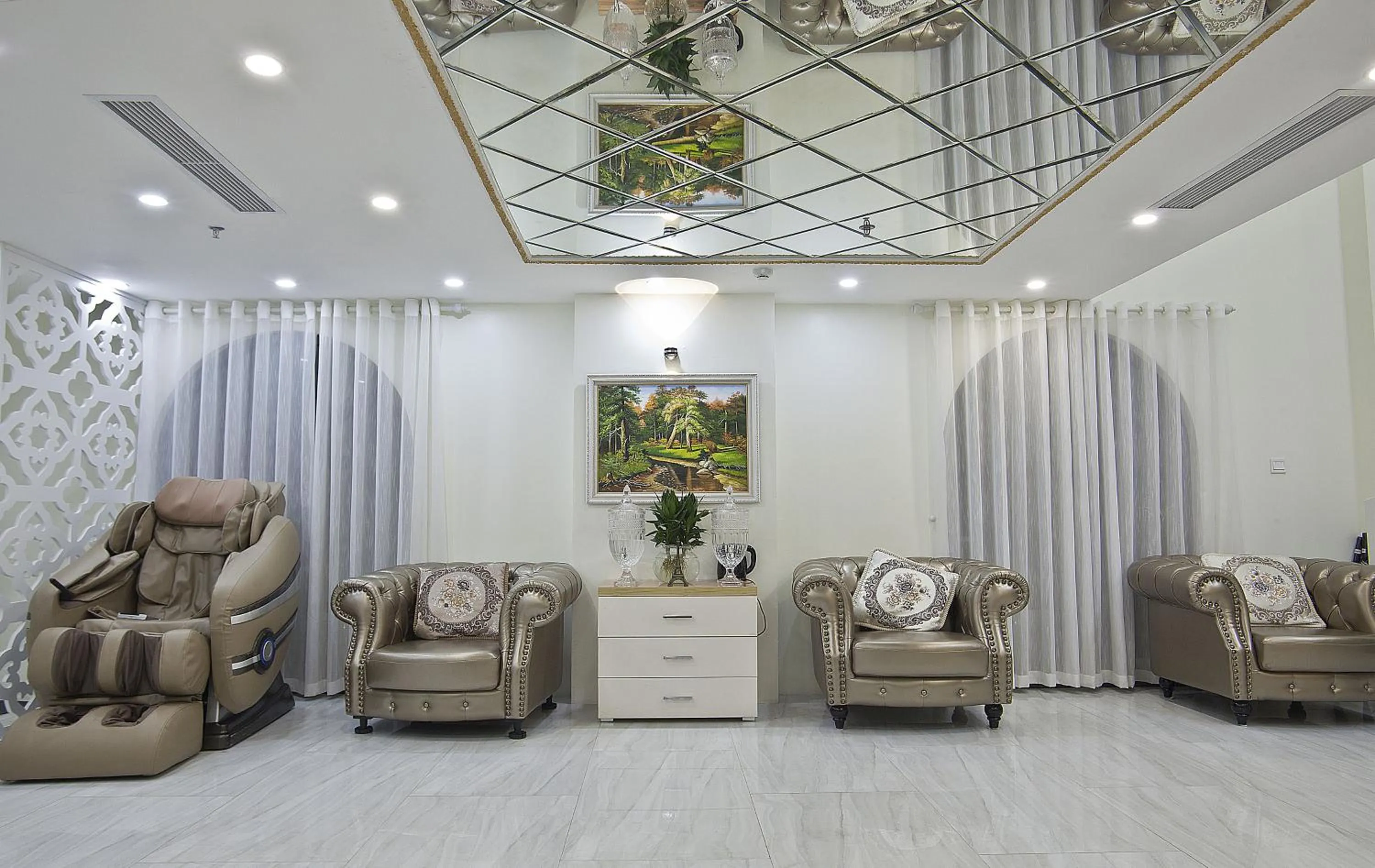 Lobby or reception in DLmos Hanoi Hotel