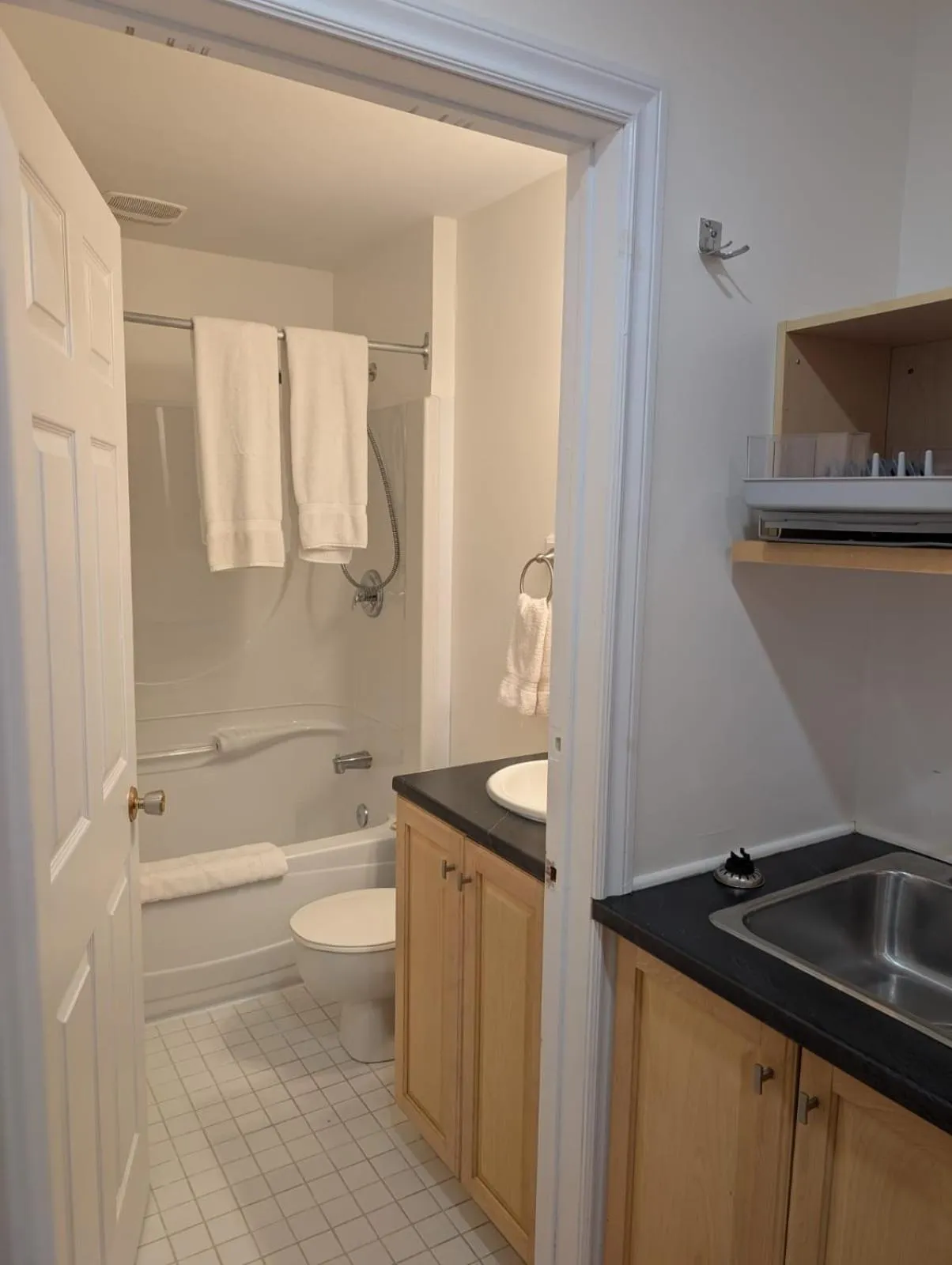 Bathroom in Aux petits oiseaux