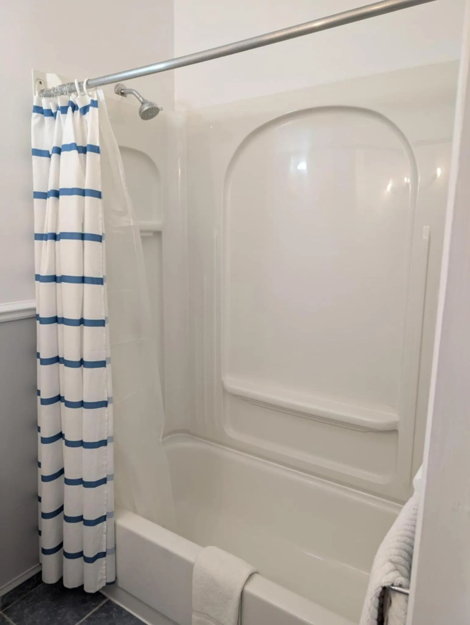 Bathroom in Aux petits oiseaux