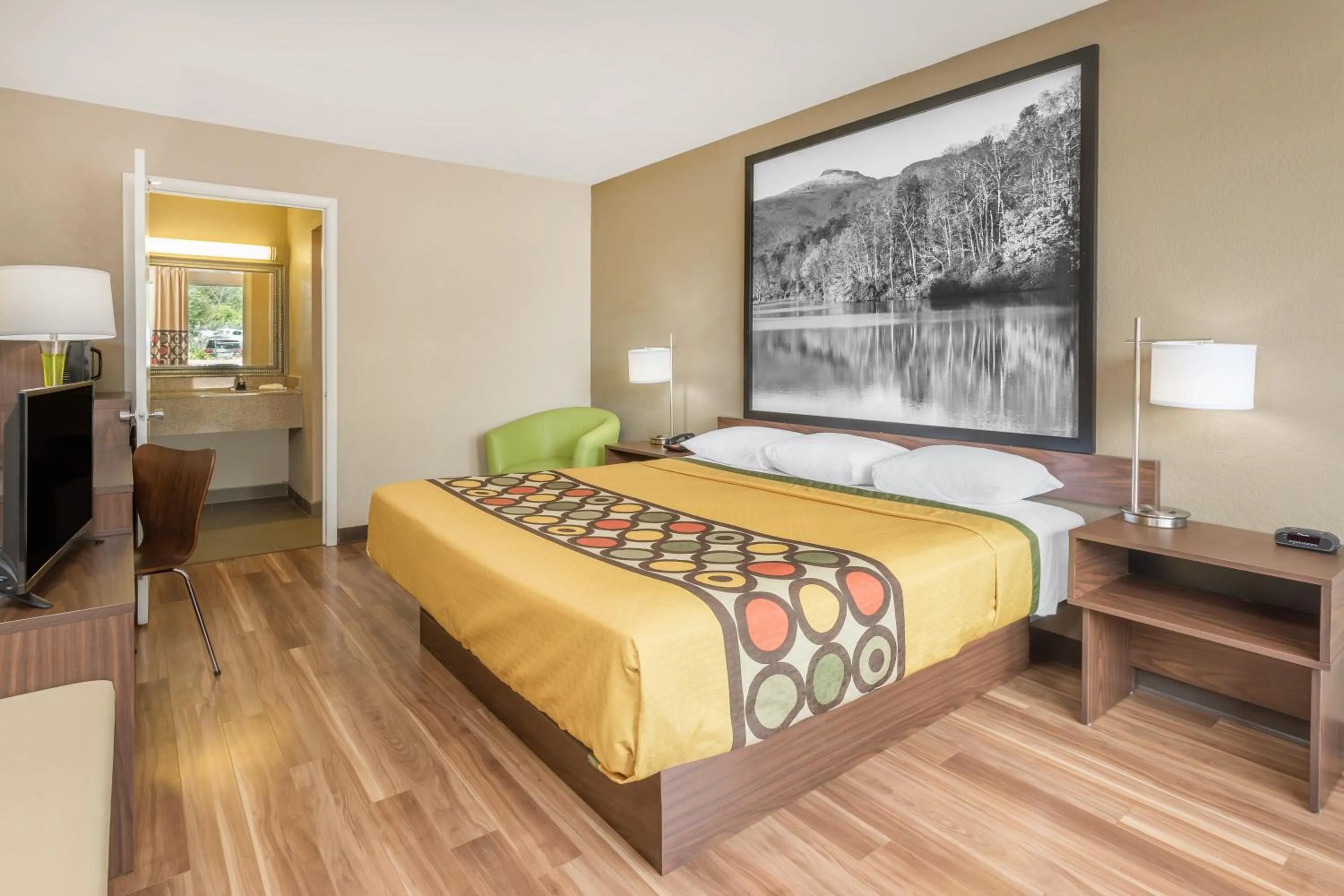 Bed in Super 8 by Wyndham Asheville Airport