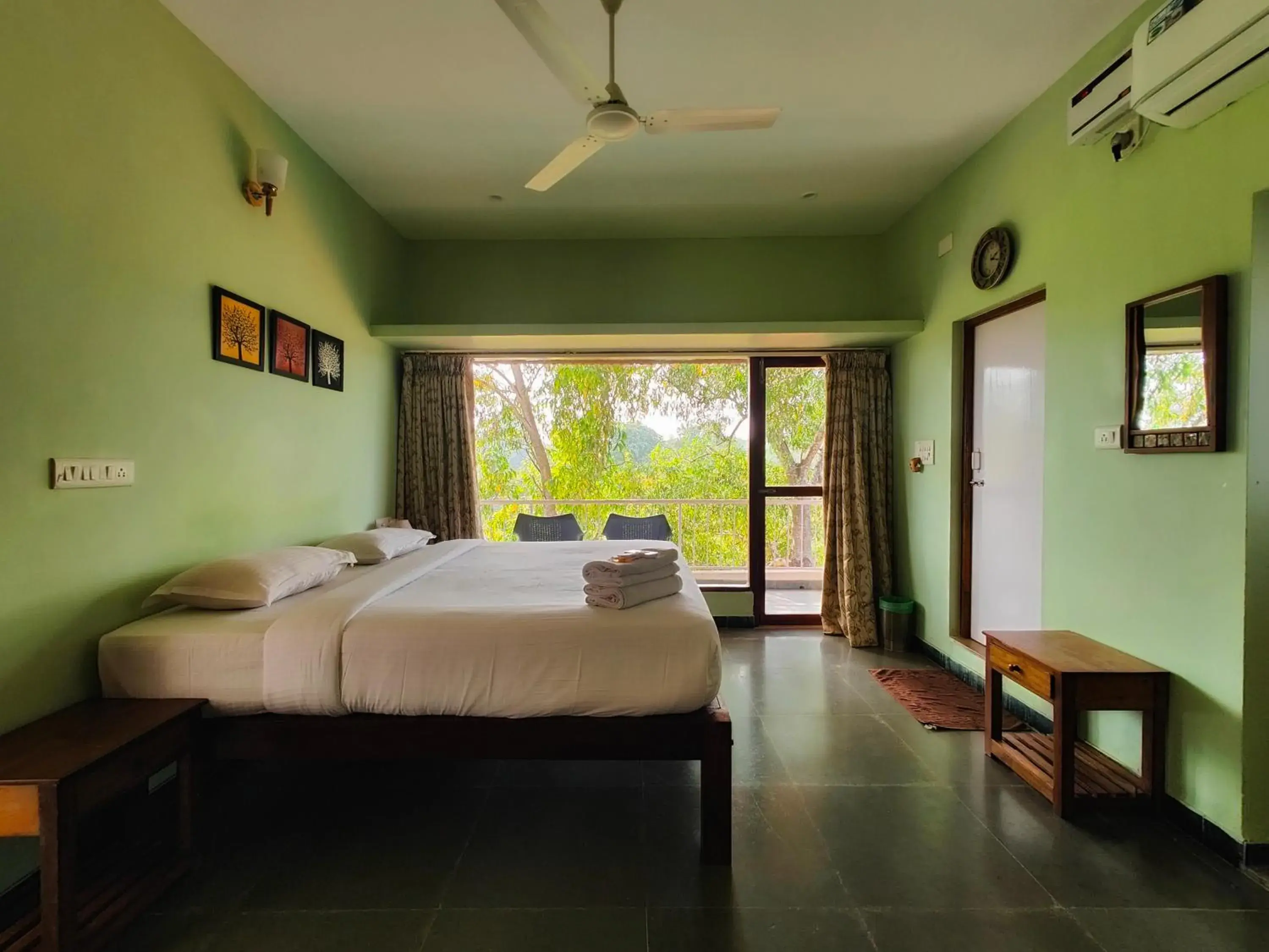 Double Room with Balcony (2 Adults + 1 Child) - single occupancy in Sun Farm House Double Room with Balcony (2 Adults + 1 Child) - single occupancy in Sun Farm House