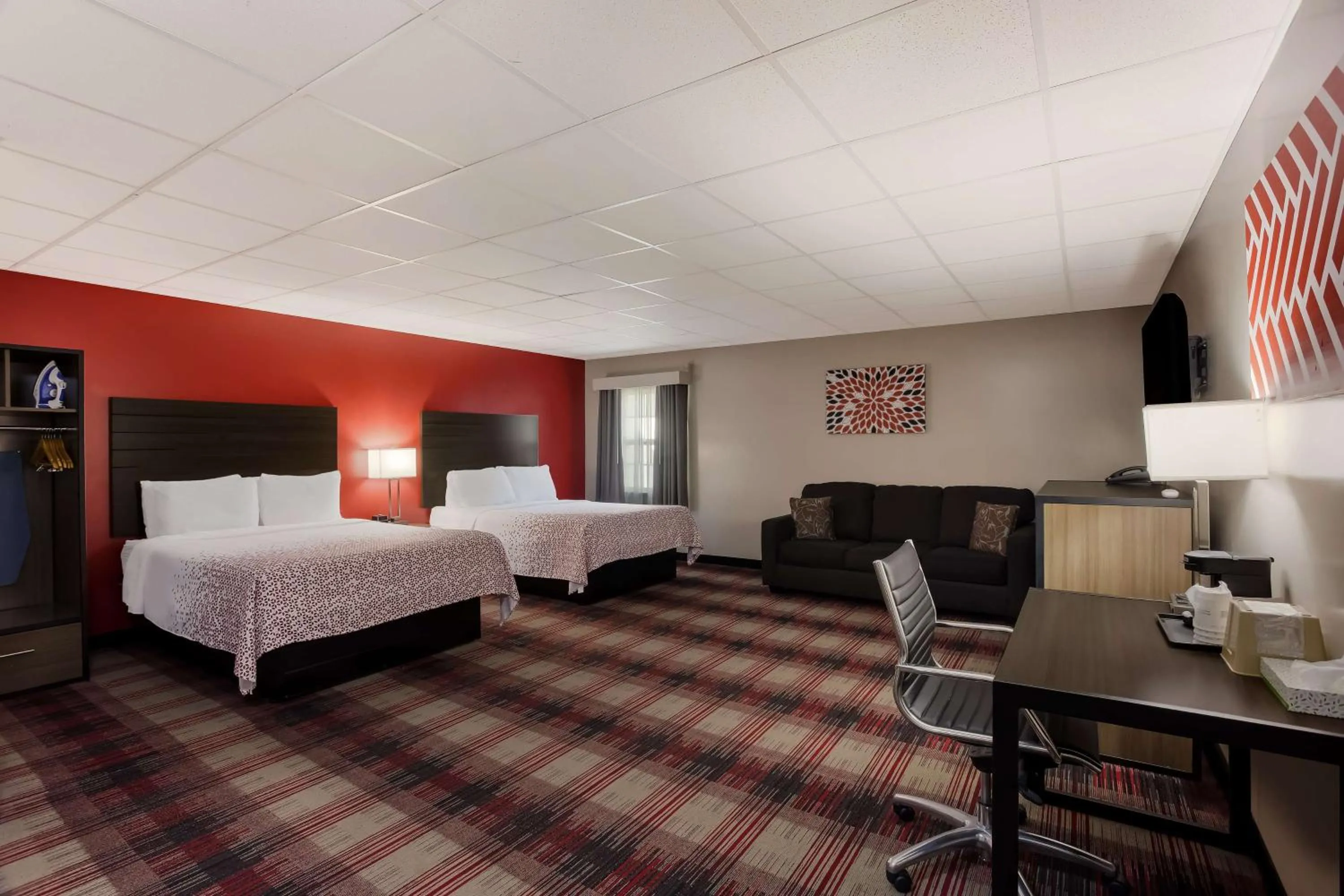 Bedroom, Bed in SureStay Hotel by Best Western Higginsville