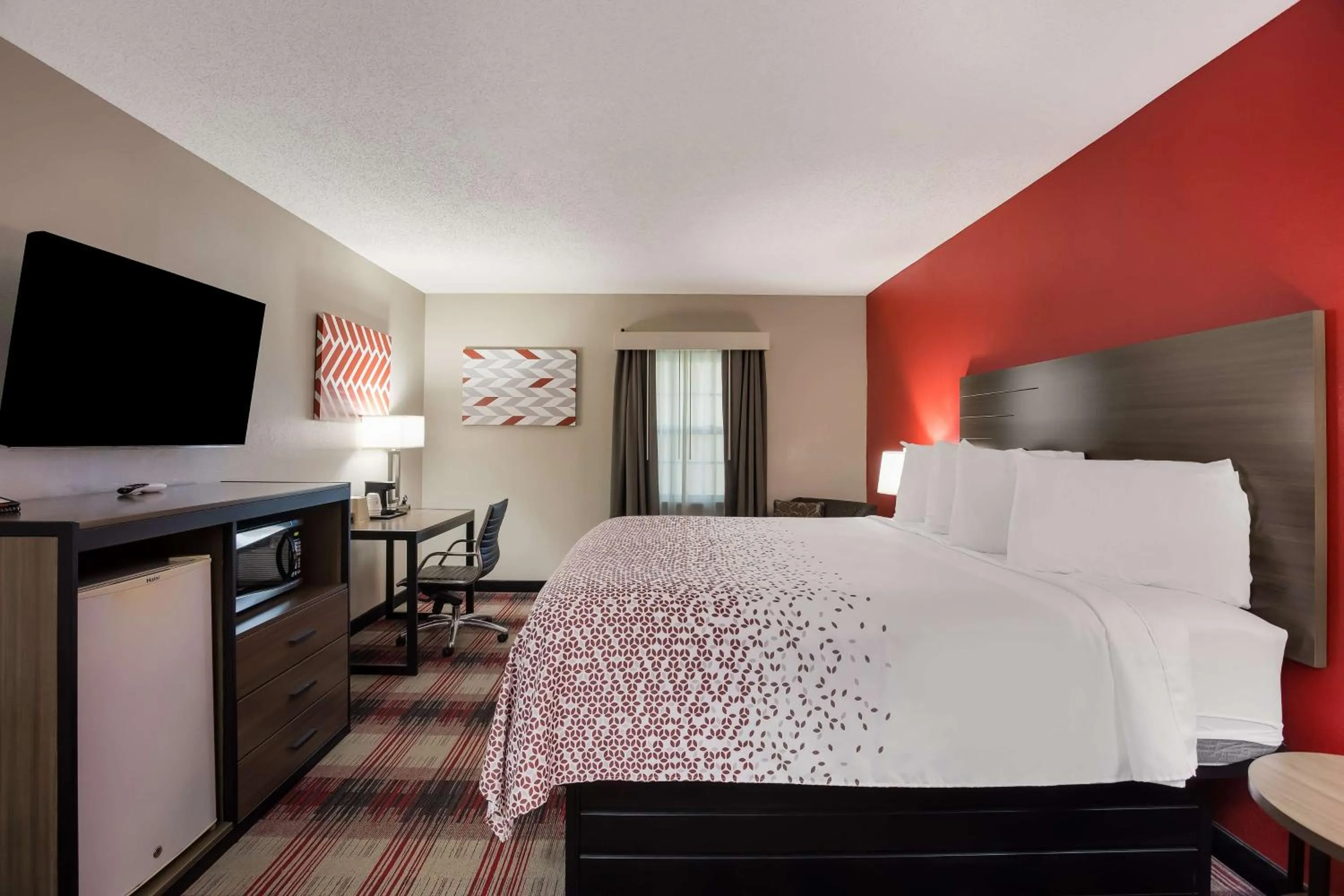Bedroom, Bed in SureStay Hotel by Best Western Higginsville