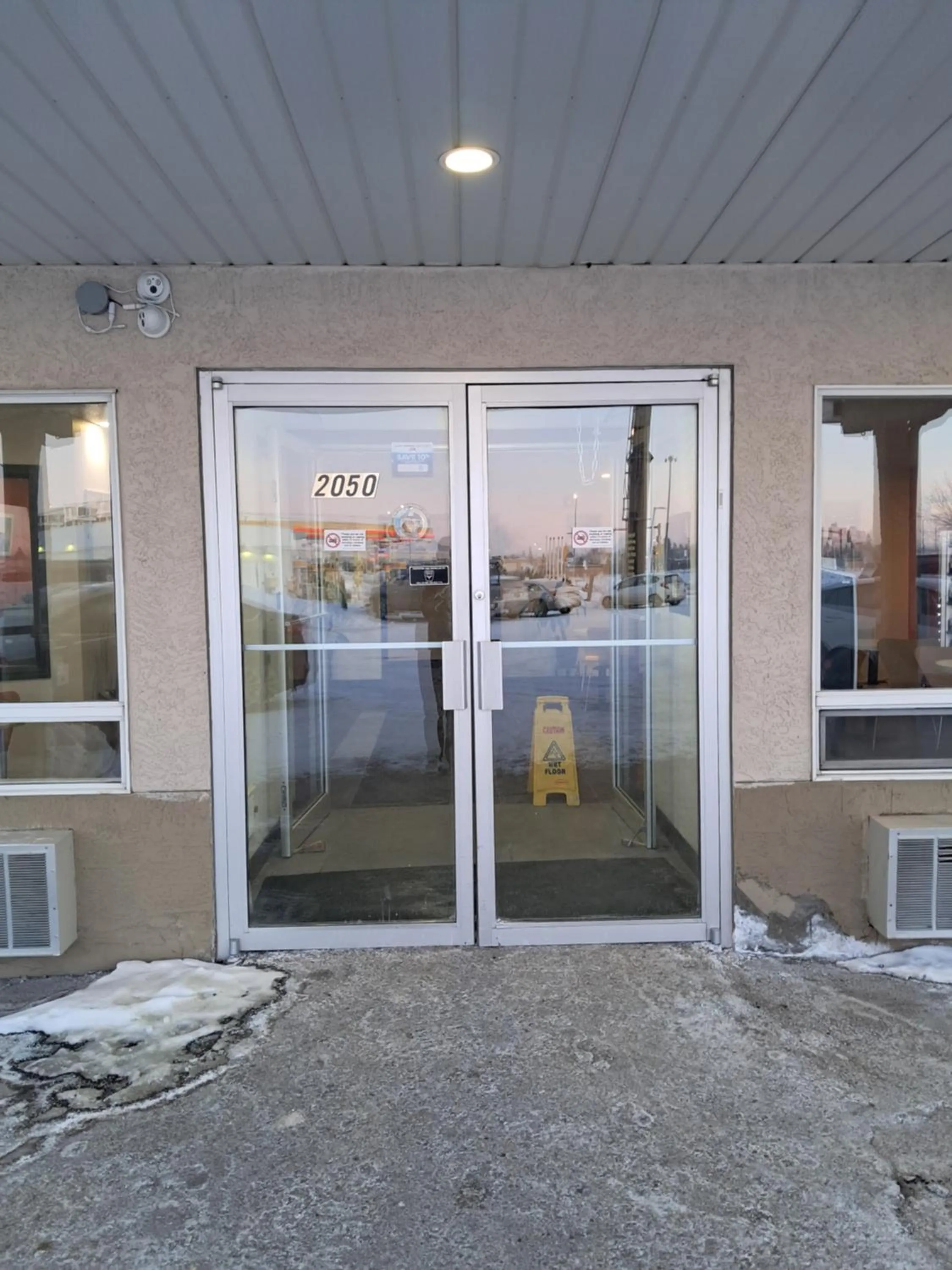 Facade/entrance in Motel 6-Regina, SK