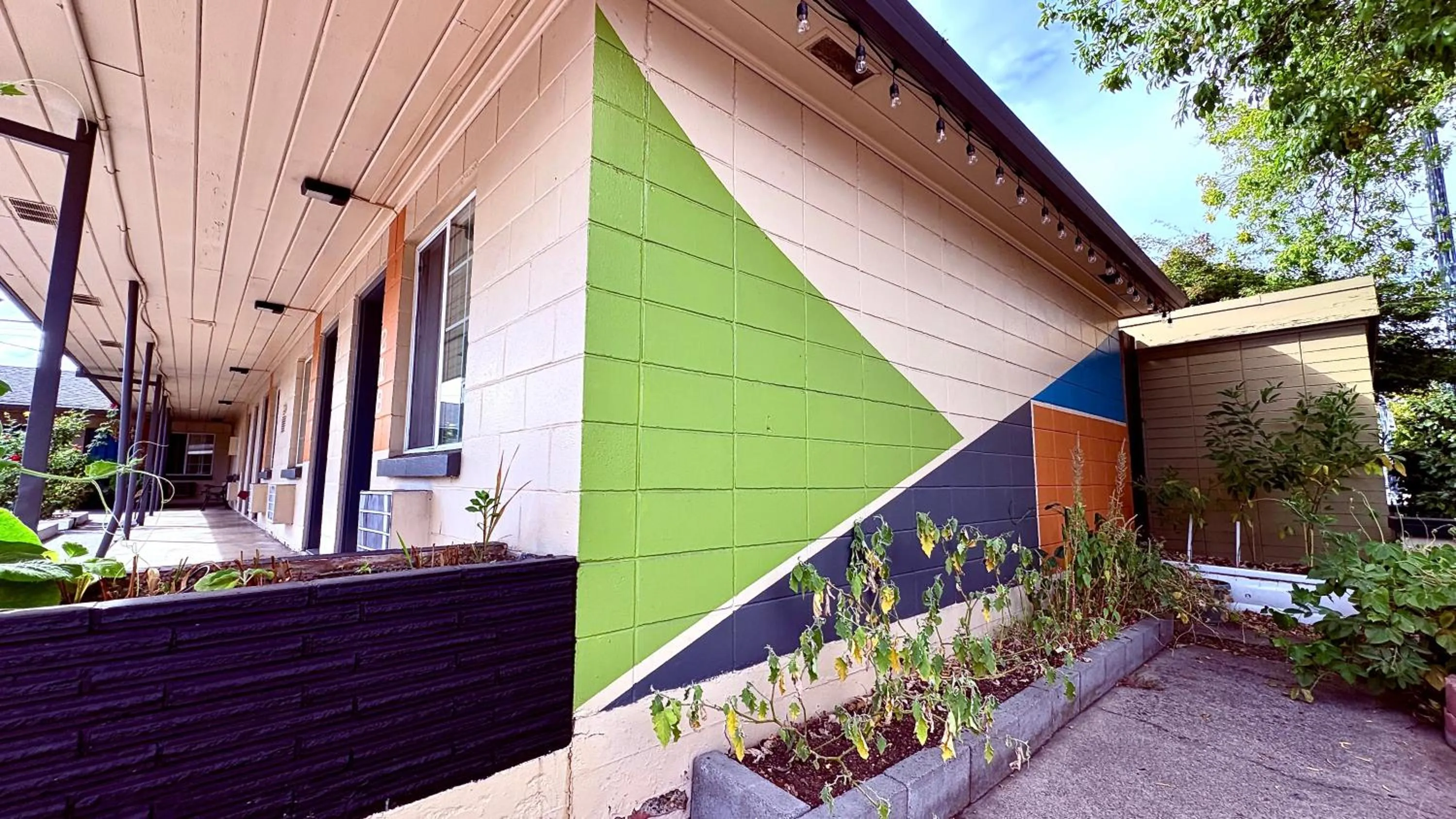 Property building in City Center Motel - Downtown Medford