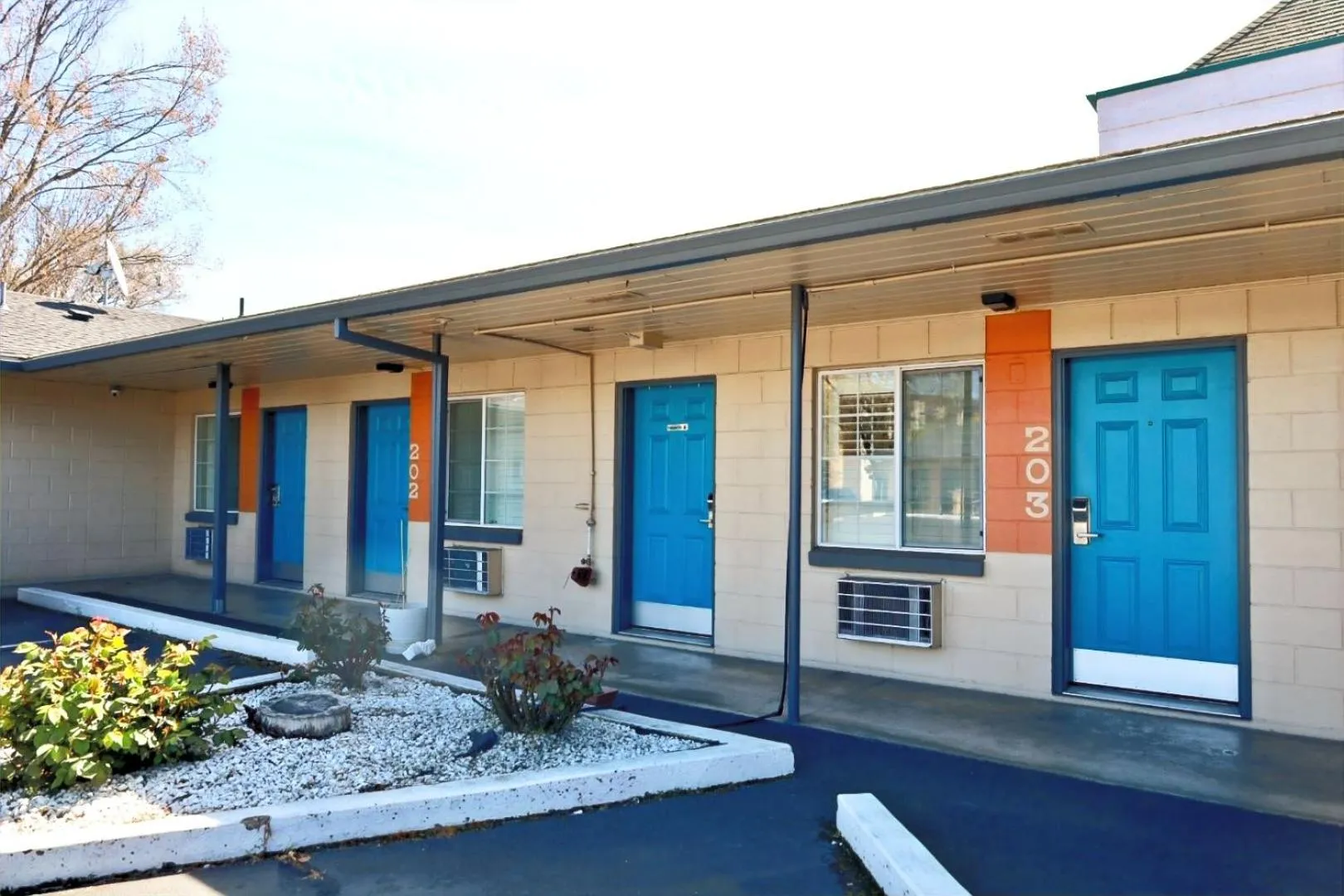 Property building in City Center Motel - Downtown Medford