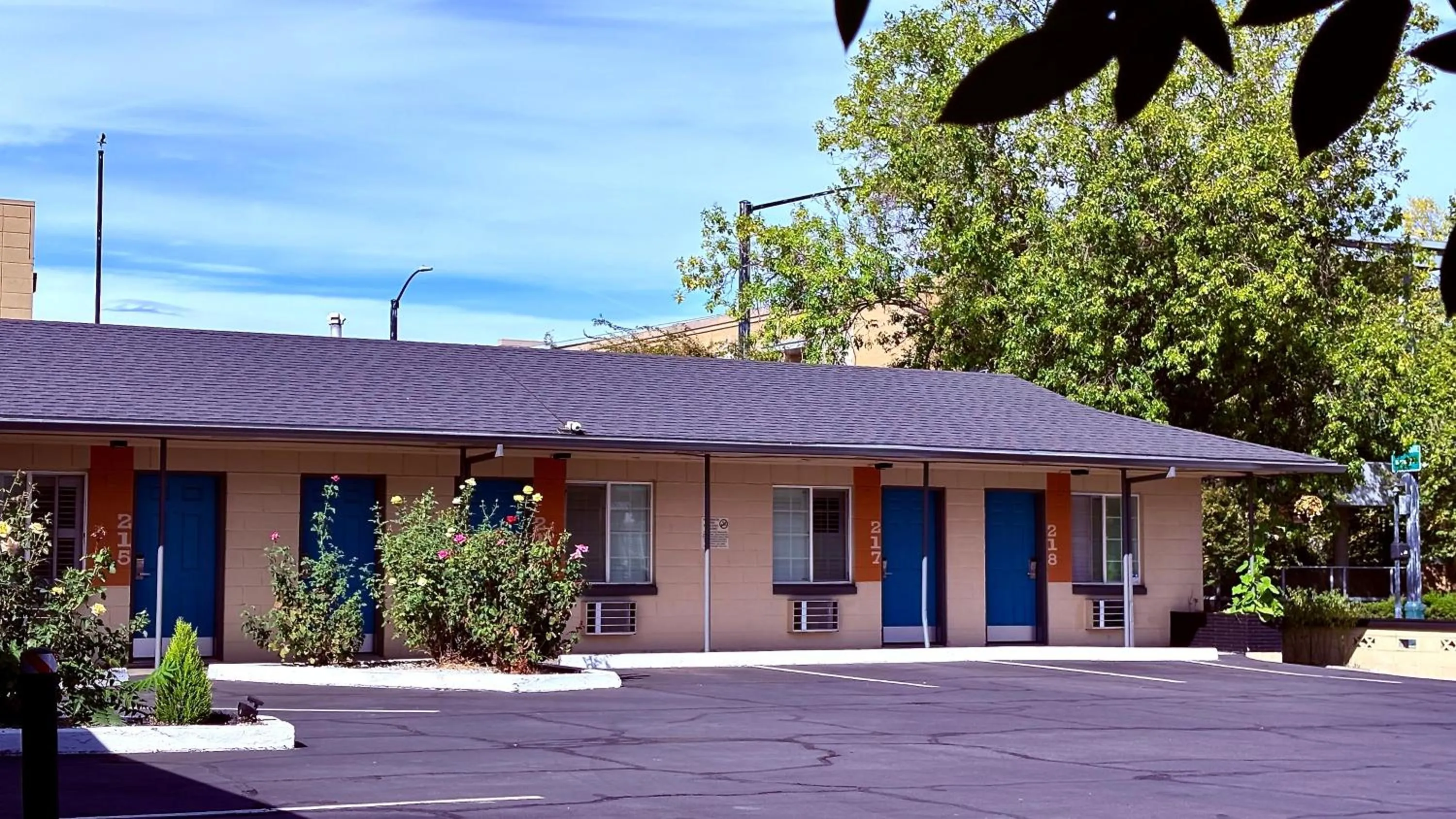 Property building in City Center Motel - Downtown Medford