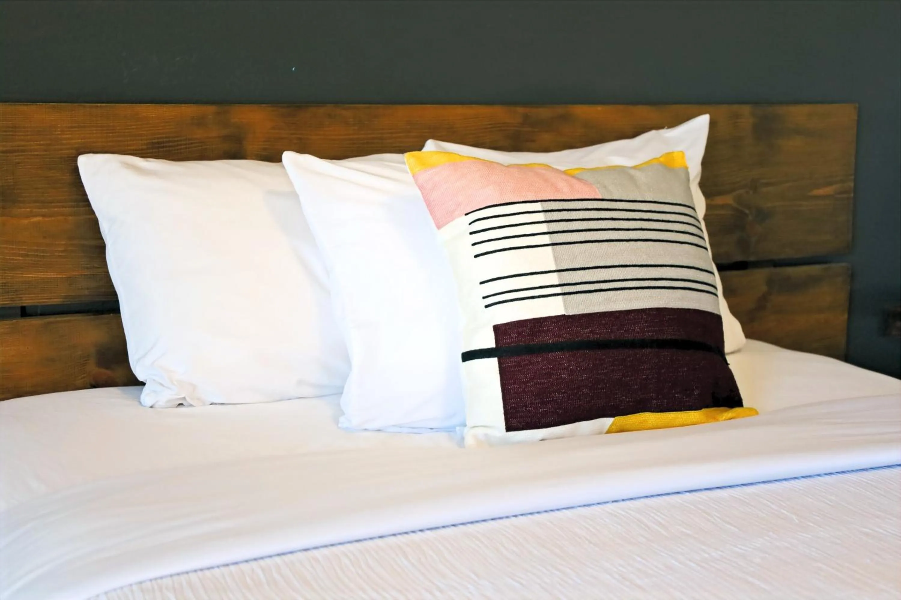 Decorative detail, Bed in City Center Motel - Downtown Medford