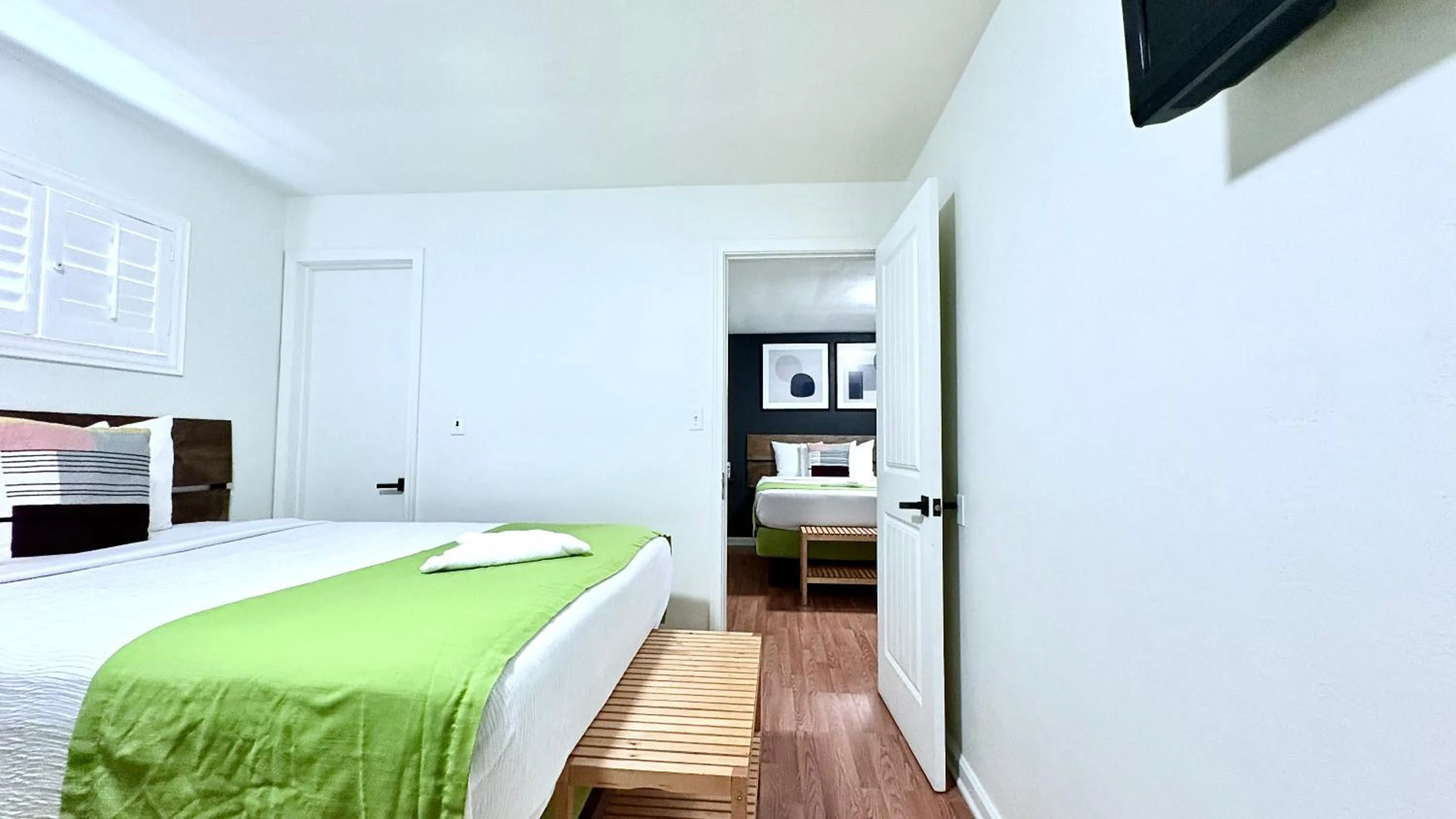 Photo of the whole room, Bed in City Center Motel - Downtown Medford