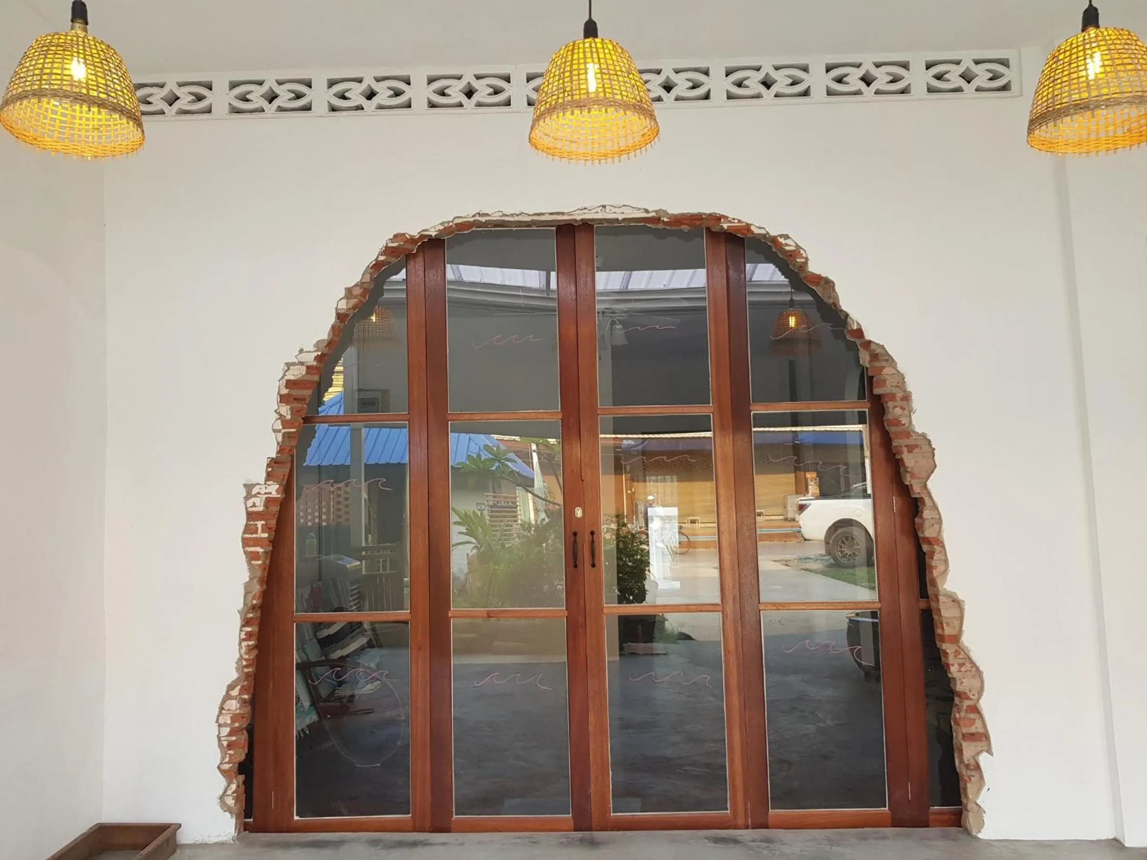 Facade/entrance in Lay Day