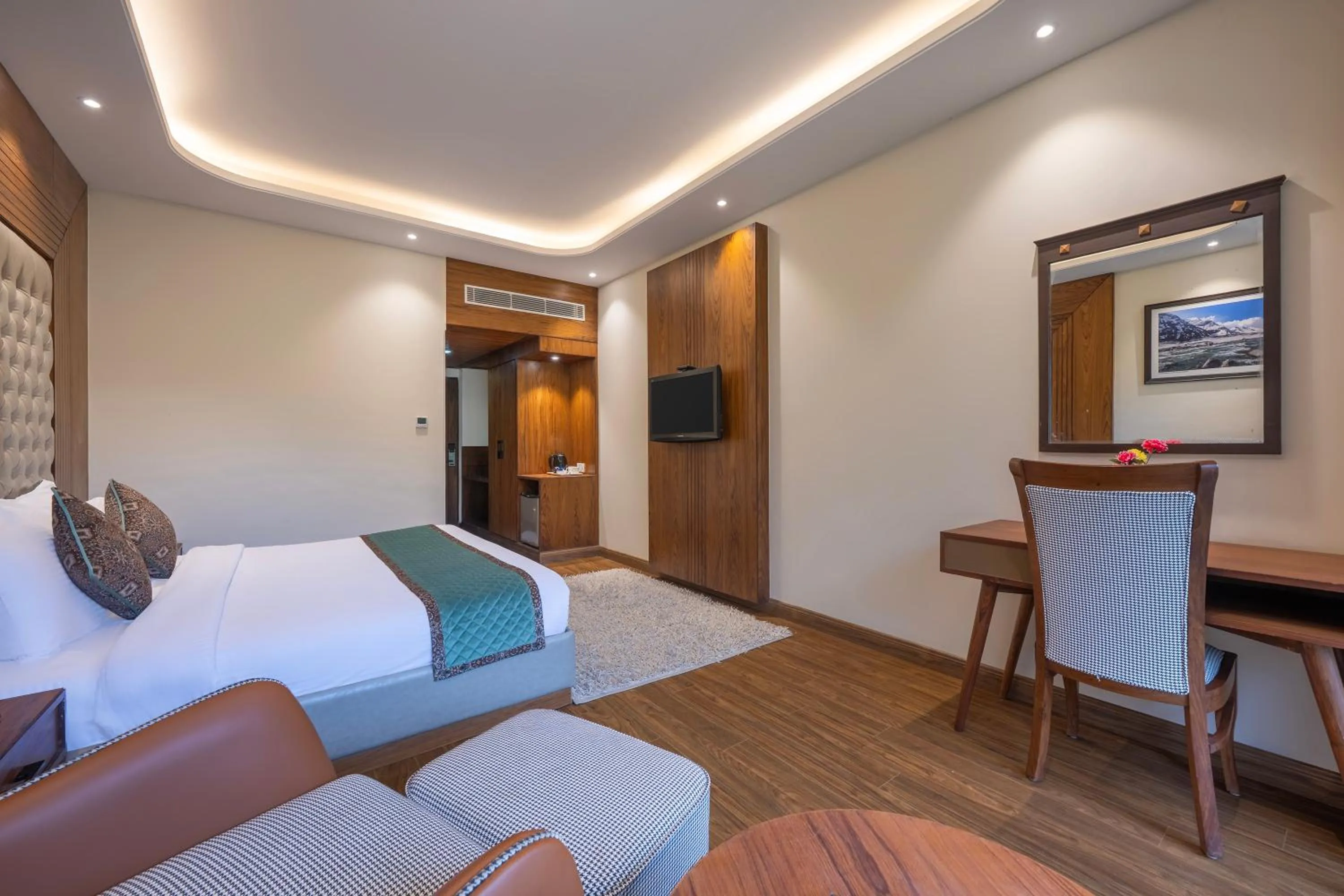 Bed in Snow Valley Resorts & Spa Manali