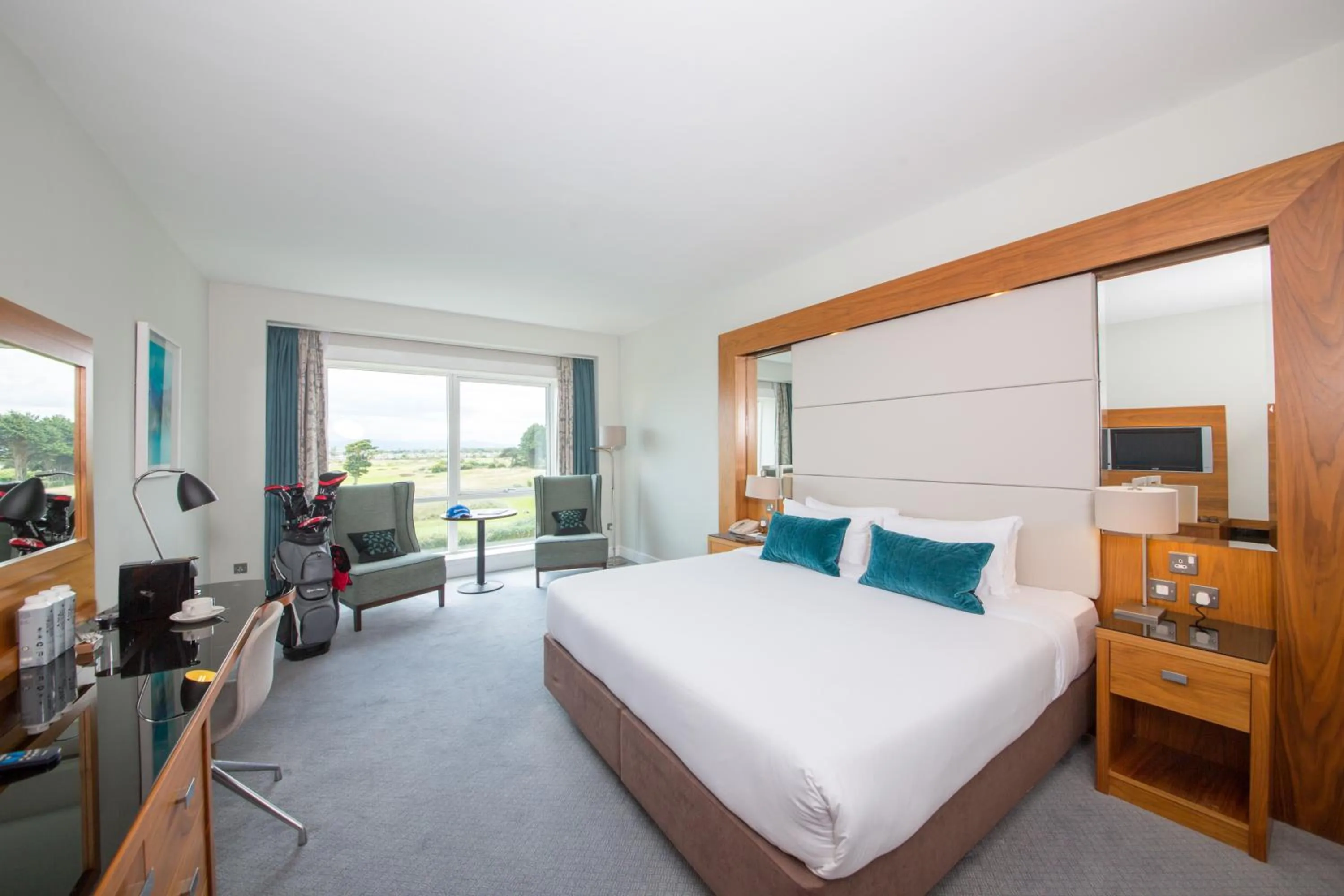 Bedroom, Bed in Portmarnock Resort & Jameson Golf Links