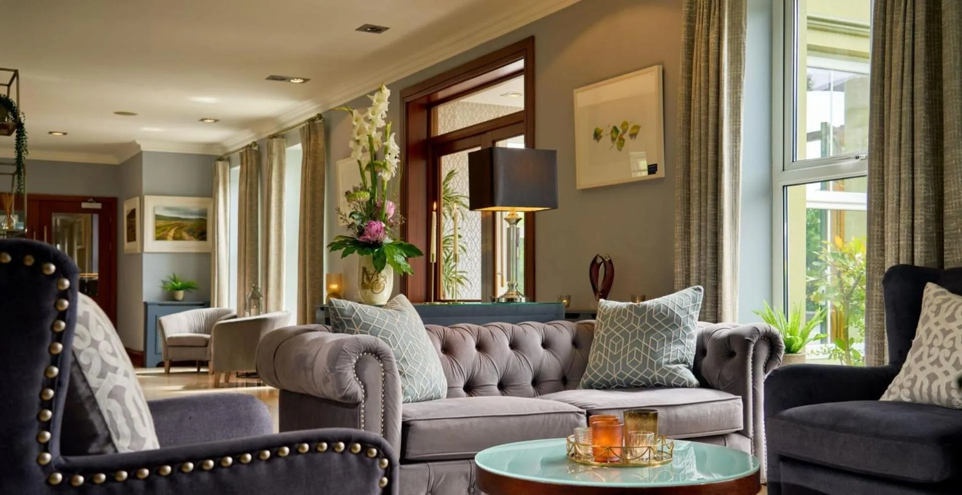 Communal lounge/ TV room in Brook Lane Hotel