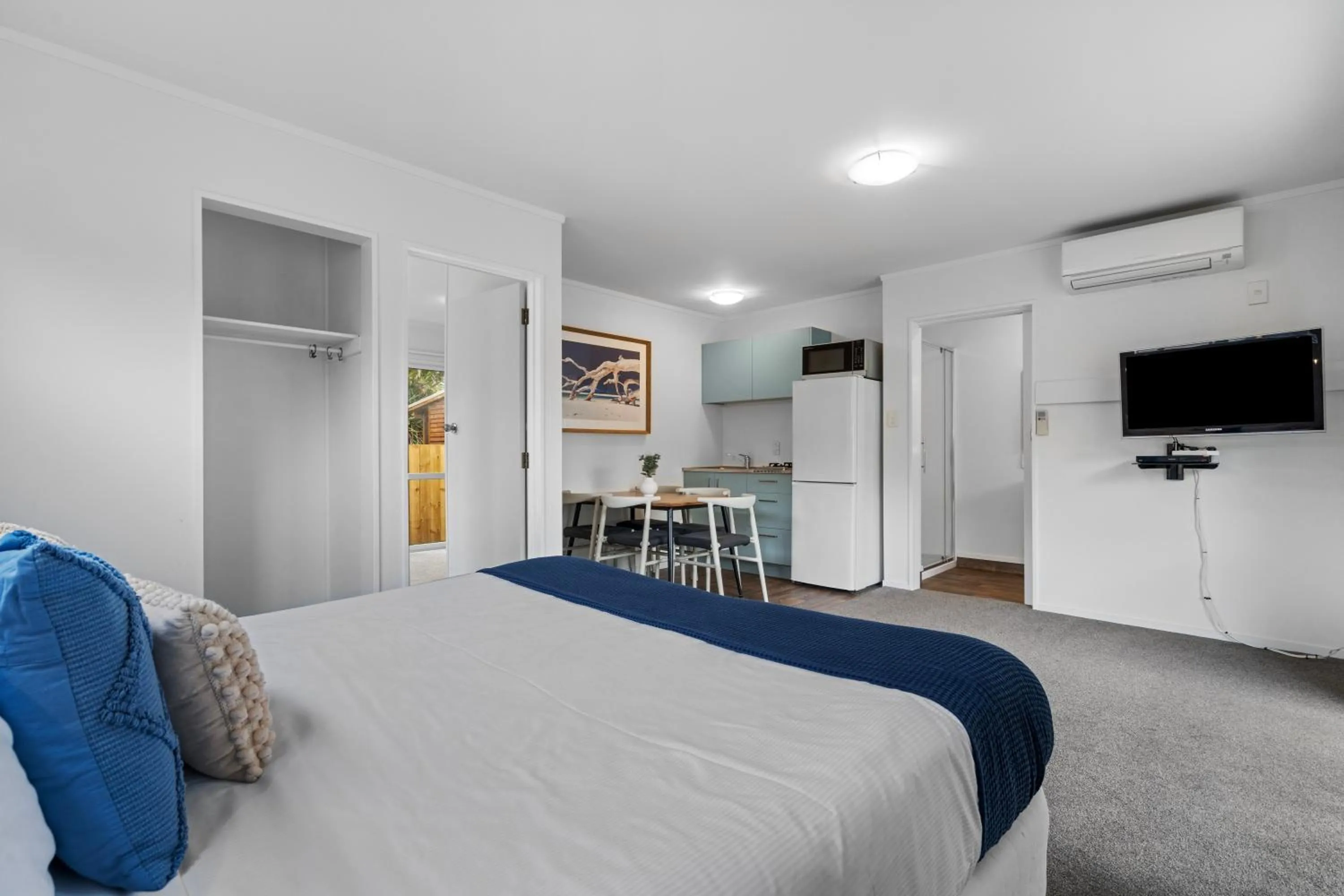 Bedroom, Bed in Tasman Holiday Parks - Waihi Beach