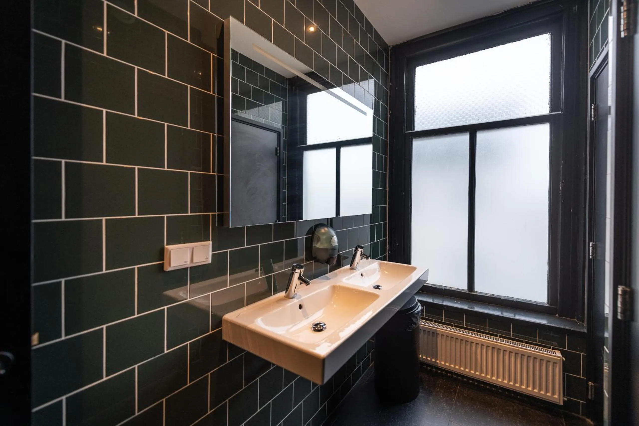 Bathroom in Durty Nelly's Inn