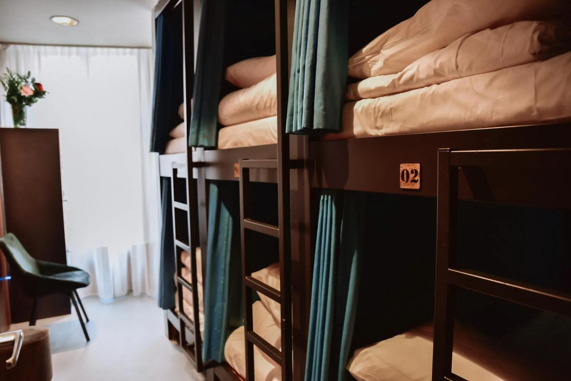 bunk bed, Bed in Durty Nelly's Inn