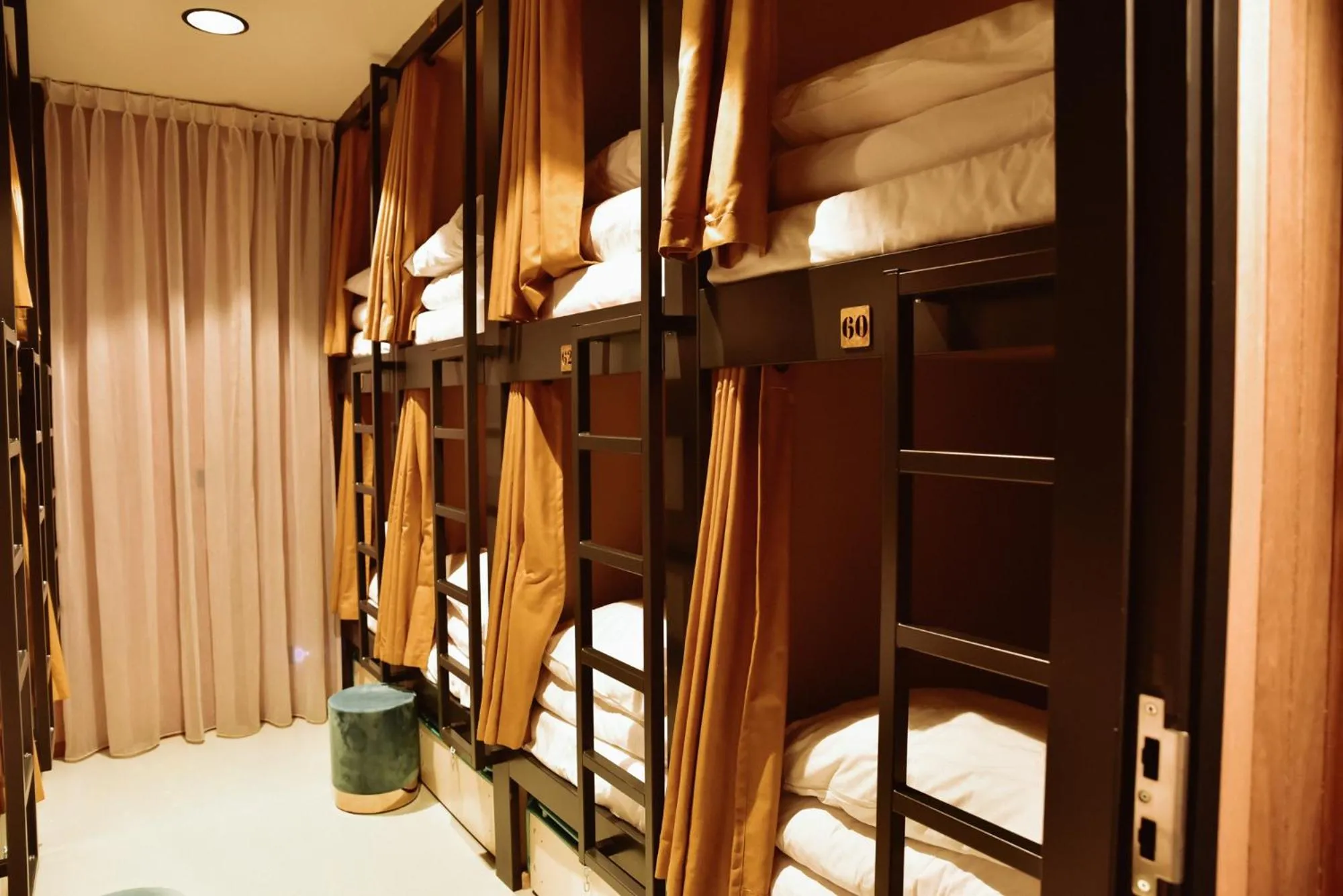 bunk bed in Durty Nelly's Inn