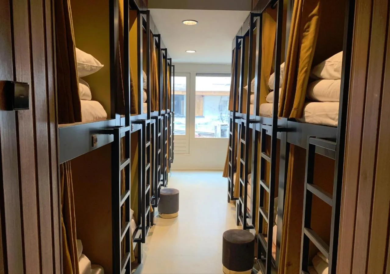 Bedroom in Durty Nelly's Inn