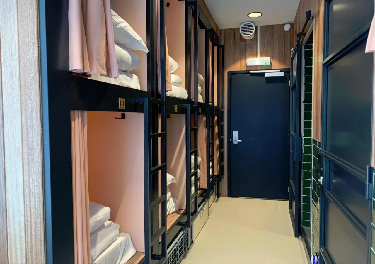 Bedroom in Durty Nelly's Inn