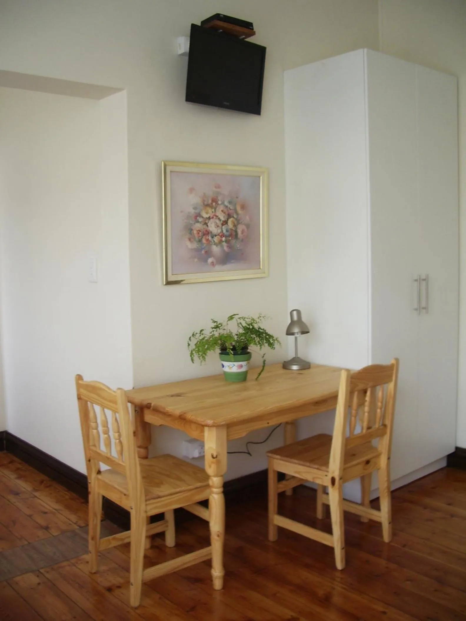 Bedroom in Dee's BnB